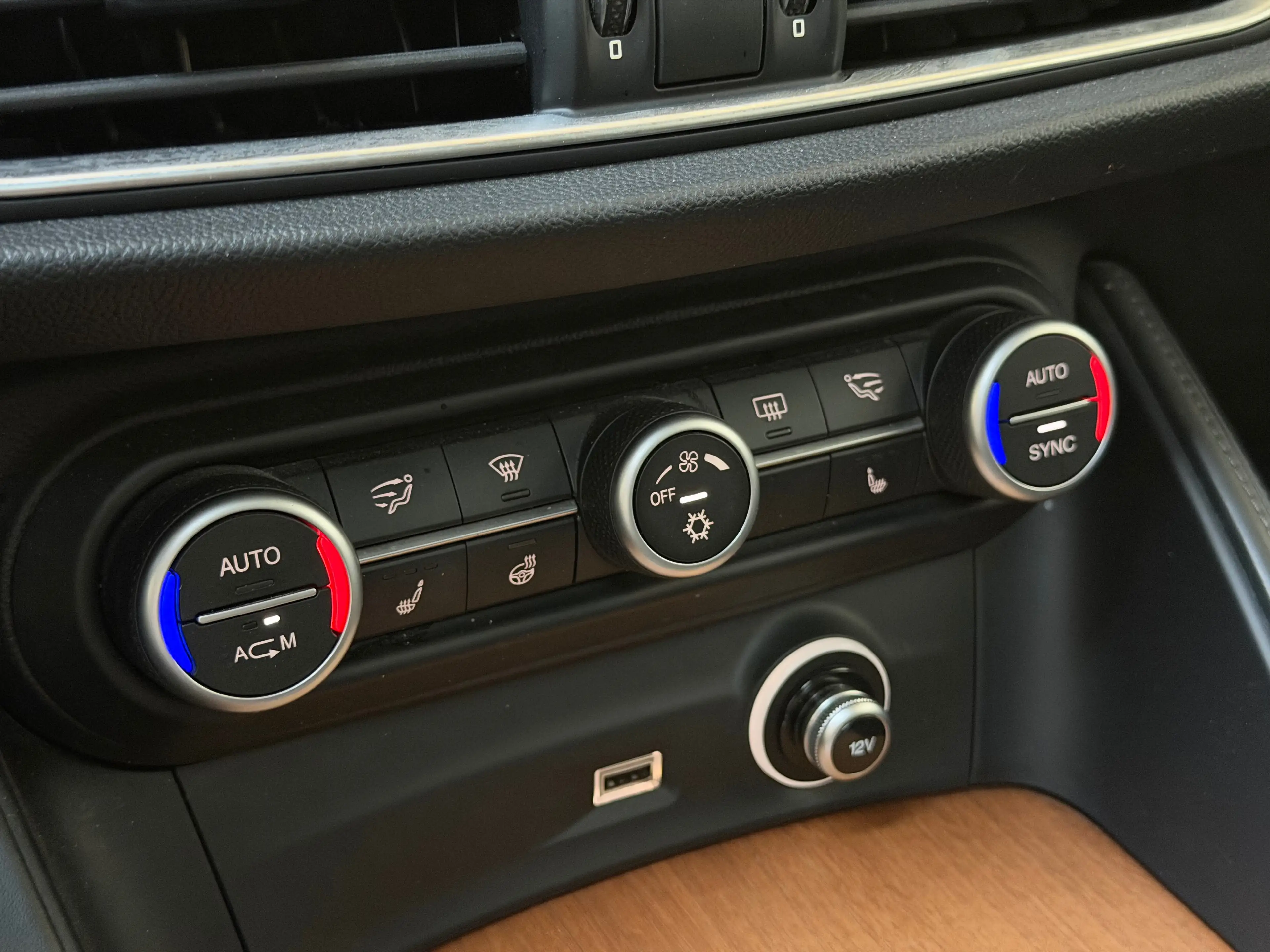 Alfa Romeo Stelvio Stelvio 2.0 T AWD Super Q4 — photo 13