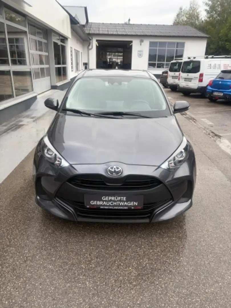 Toyota Yaris Yaris Schwarz - 2