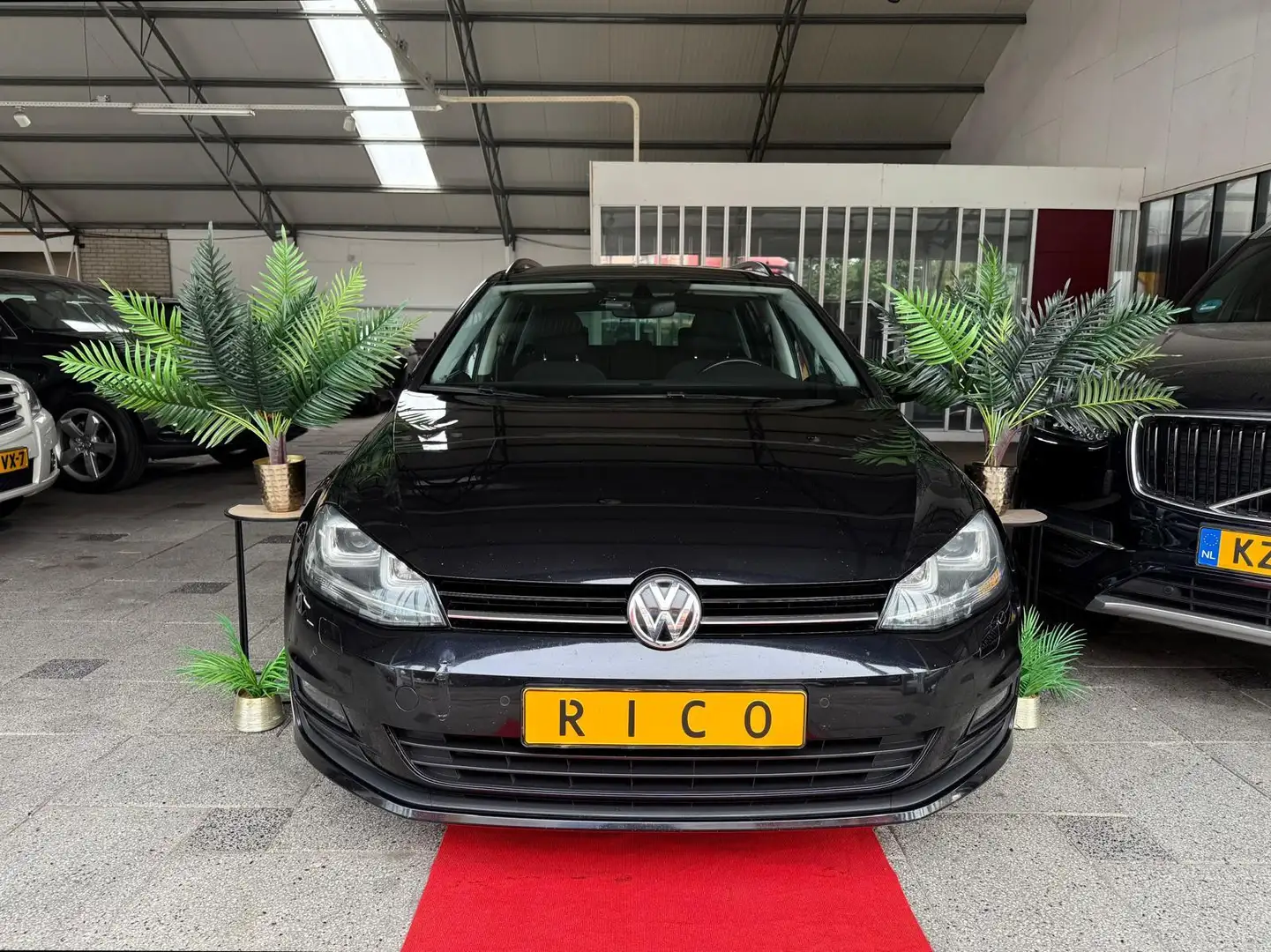 Volkswagen Golf Variant 1.6 TDI XENON GROTE NAVI EURO6! 2016 Schwarz - 1