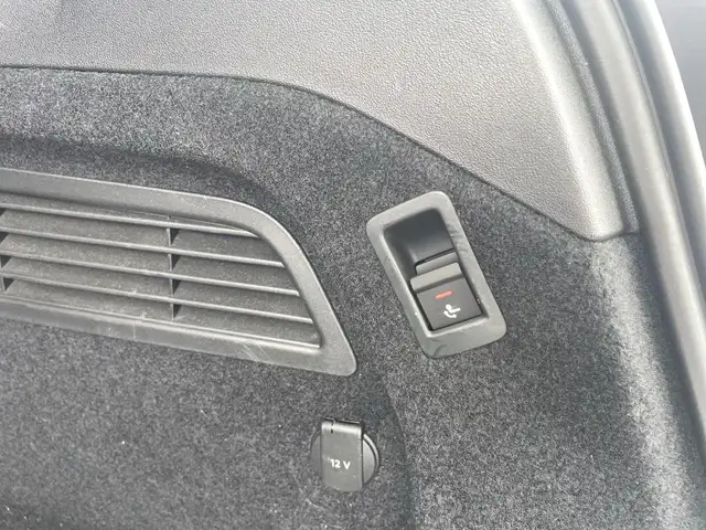 Audi A6 view 14