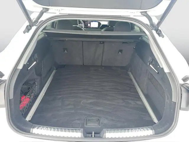 Audi A6 view 13