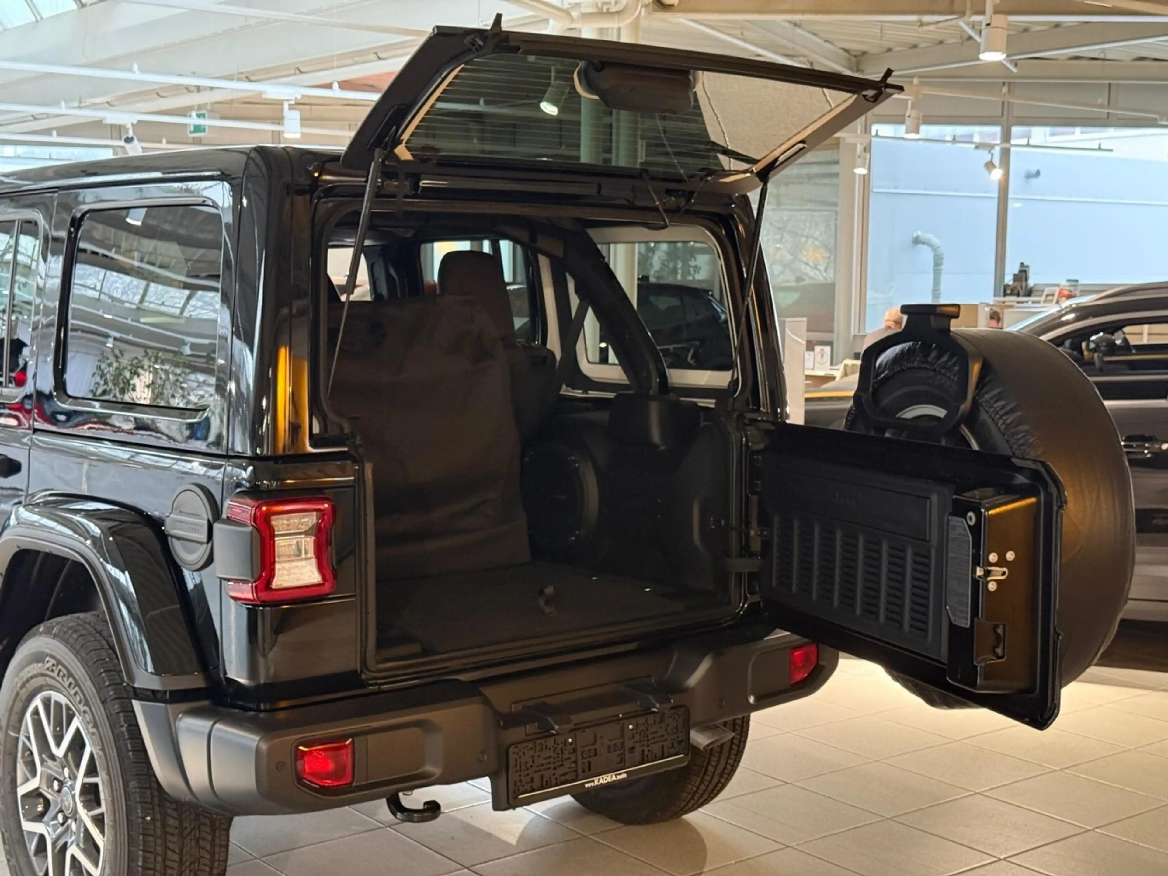 Jeep Wrangler ACC+LED+Navi+Allwetterreifen — photo 12