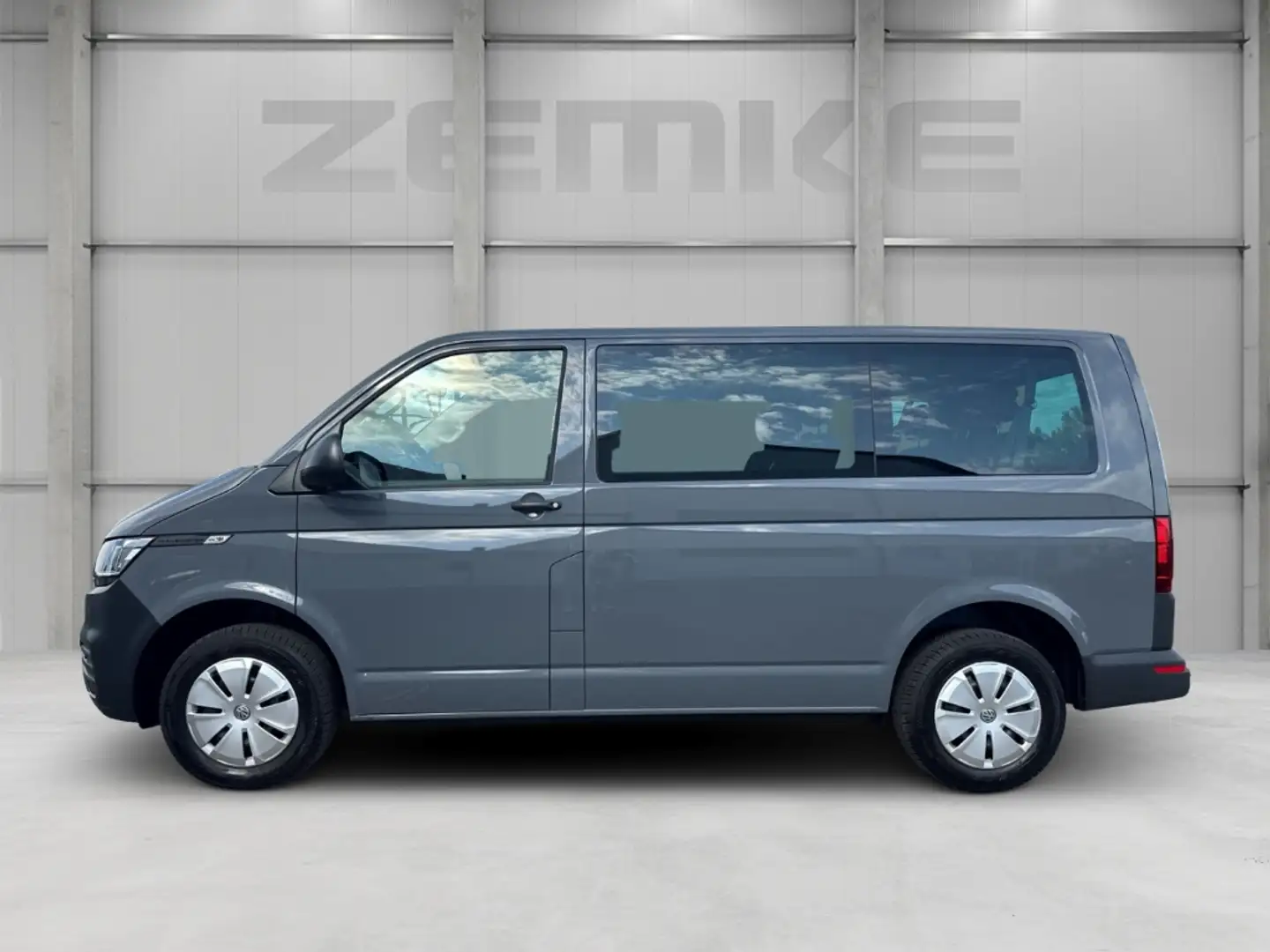 Volkswagen T6.1 Kombi 2.0 TDI L1H1 AHK Navi Apple CarPlay Android Auto M Grijs - 2