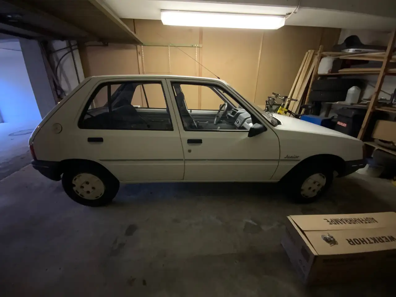 Peugeot 205