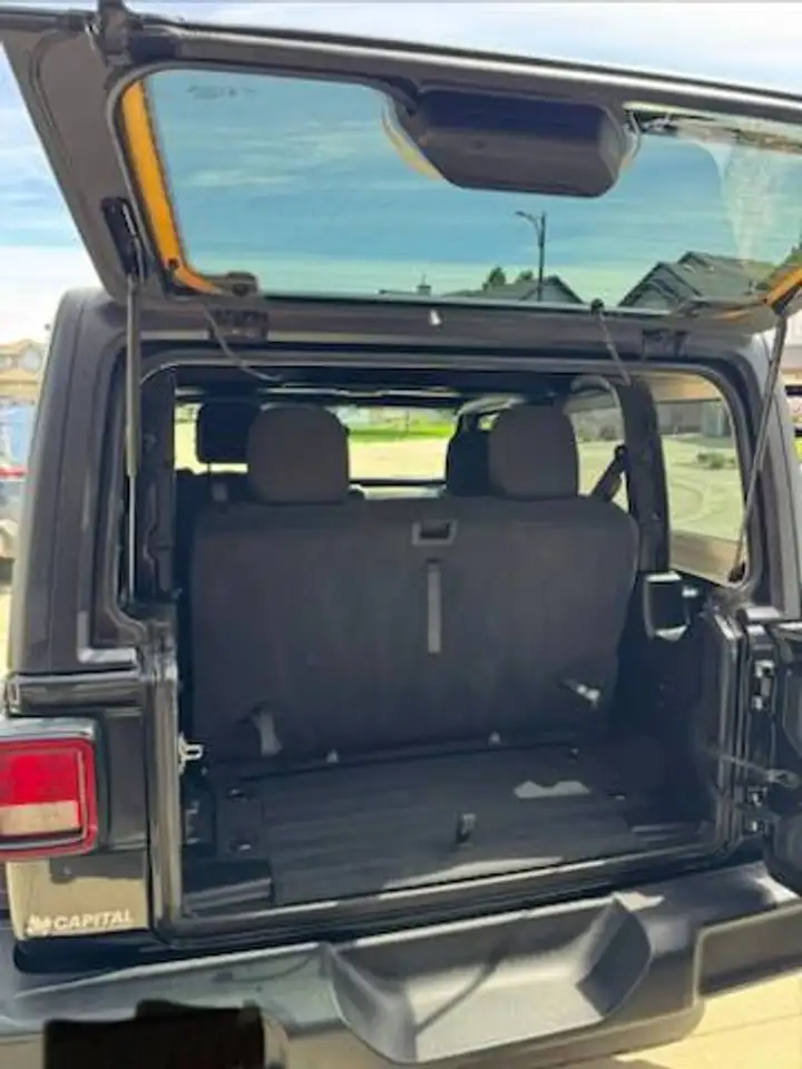 Jeep Wrangler photo Jeep Wrangler