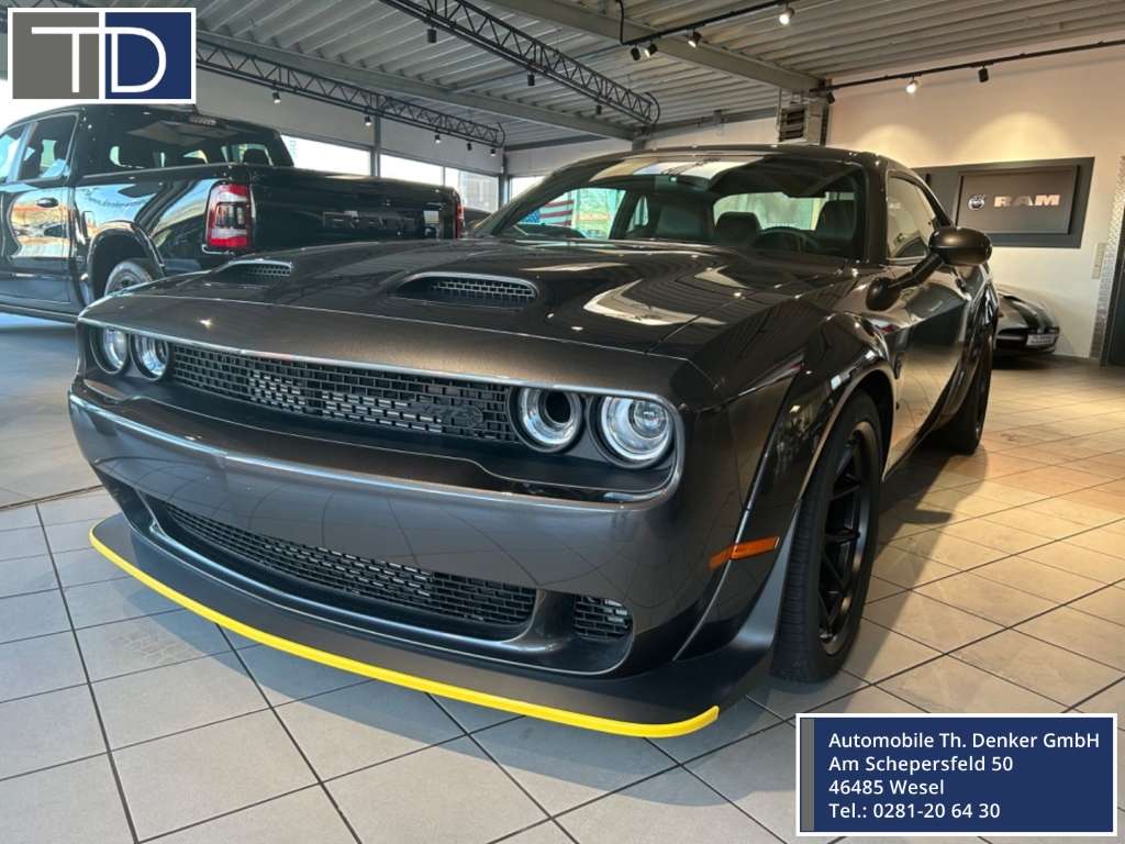 Second hand Dodge Challenger 6.2