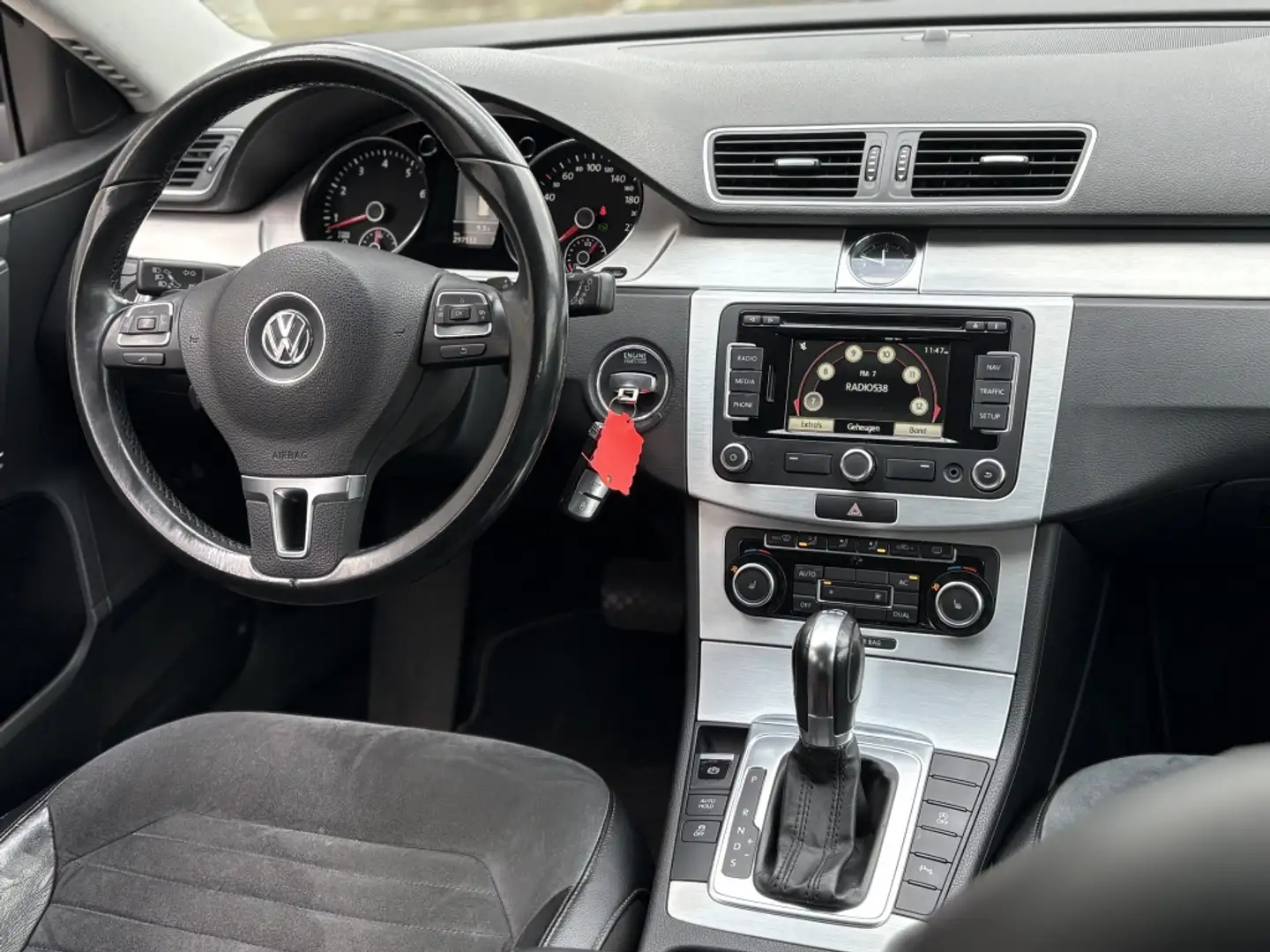 Volkswagen Passat Variant 1.4 TSI Highl. BlM DSG CRUISE NAVI Schwarz - 2