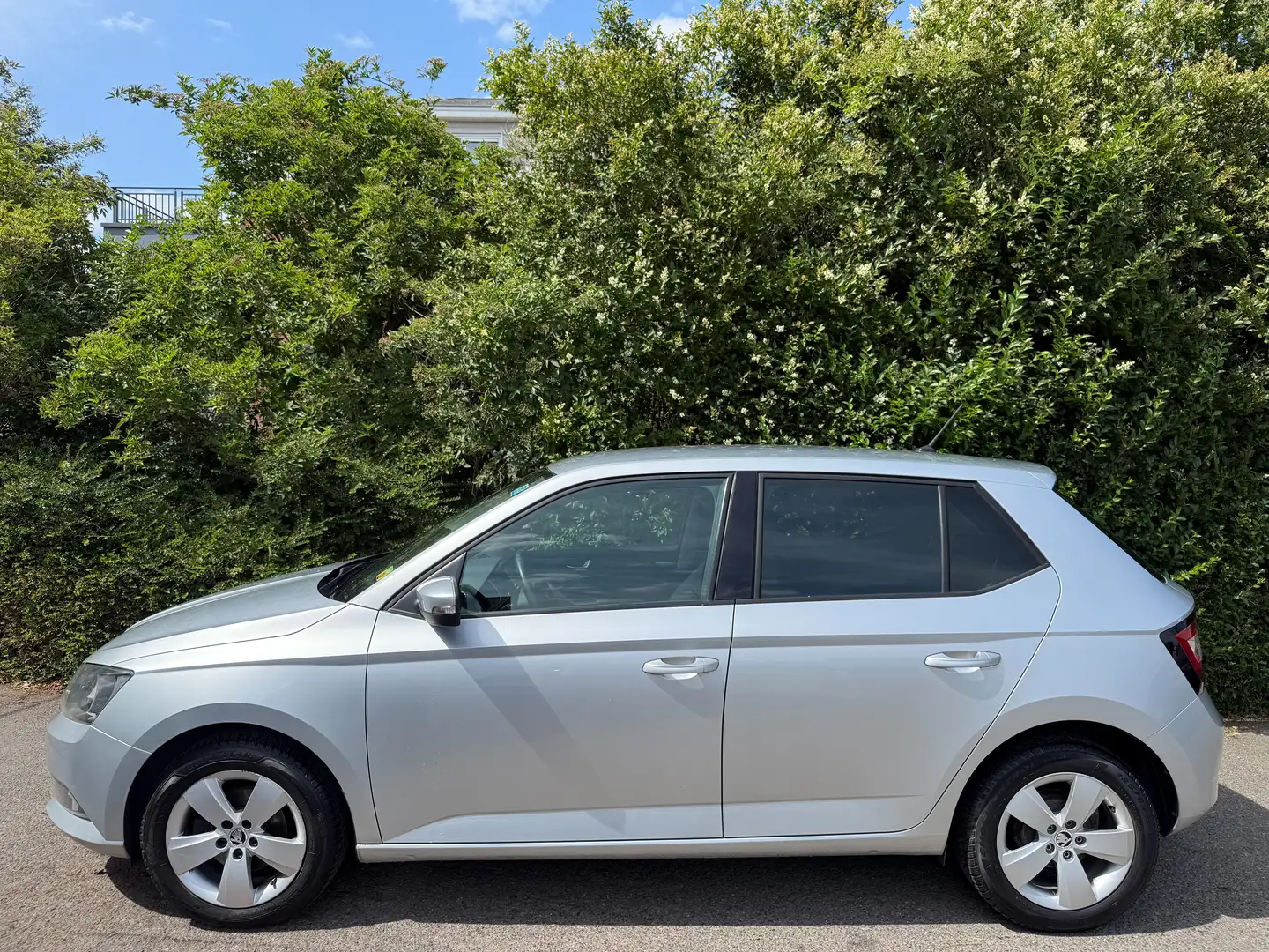 Skoda Fabia 1.2 TSI+AIRCO+ECRAN+JANTES+EURO 6B Grijs - 2