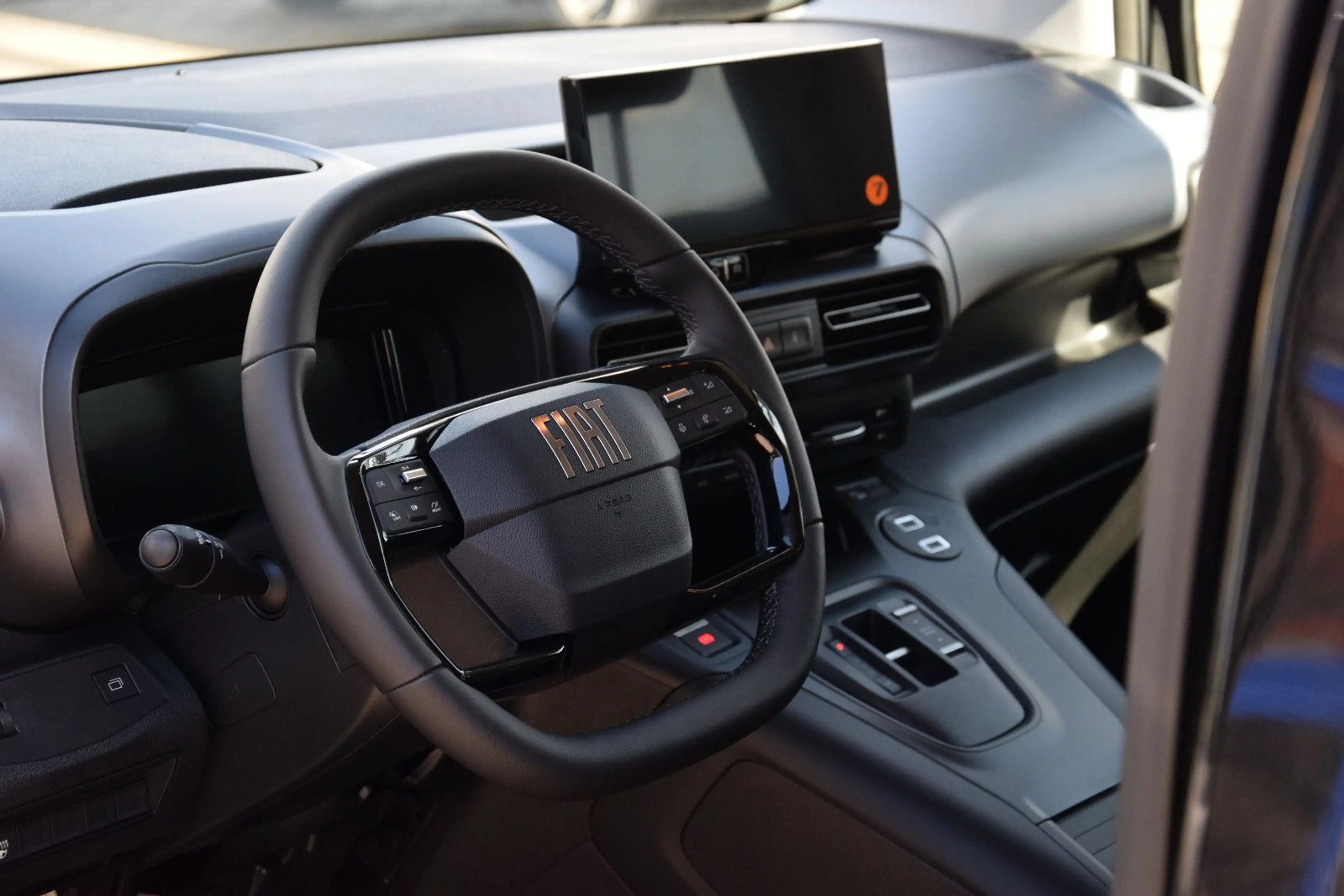 Fiat Qubo L MAXI BlueHDi 130 NAV 7-SITZE DACHRELING — photo 7