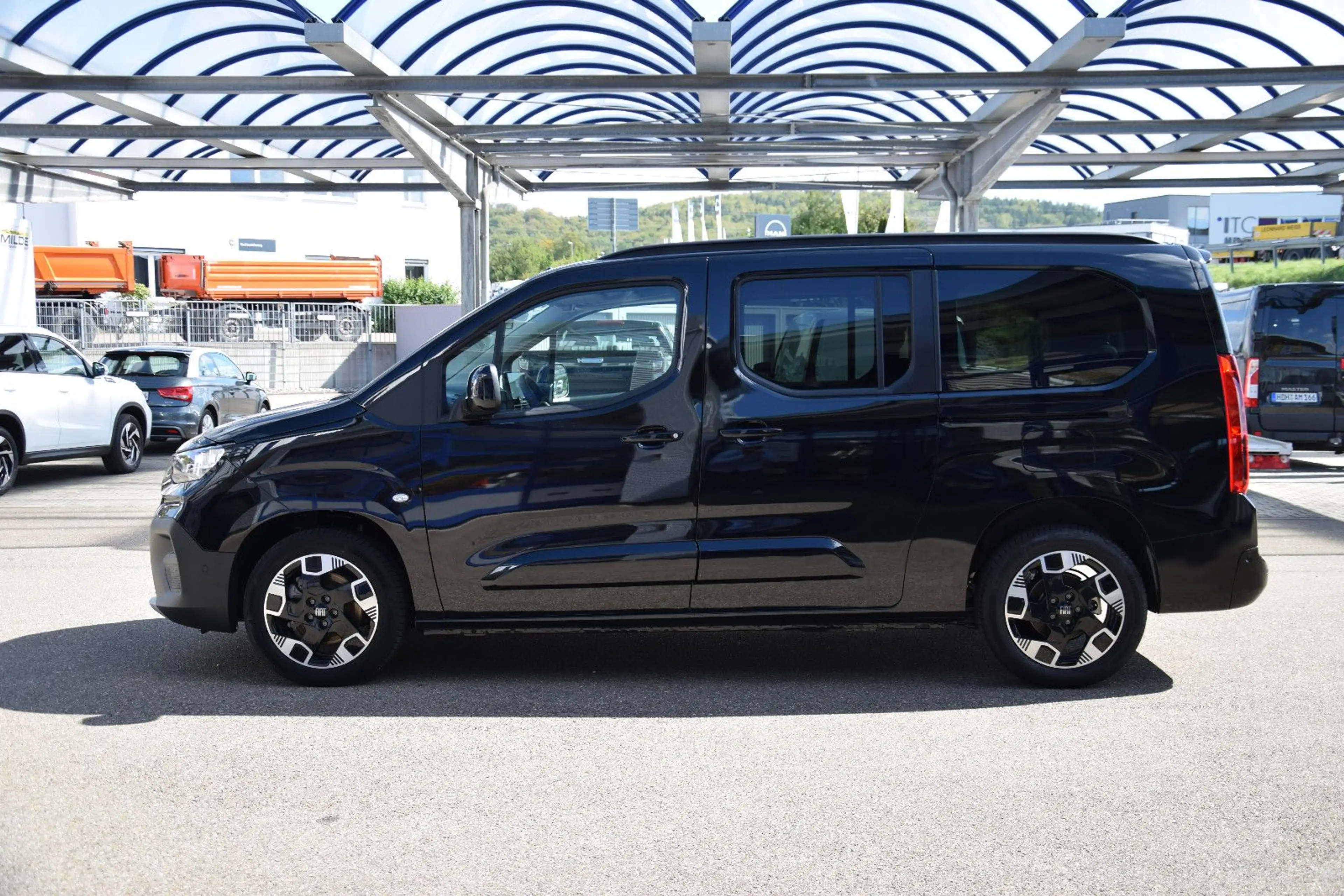 Fiat Qubo L MAXI BlueHDi 130 NAV 7-SITZE DACHRELING — photo 3