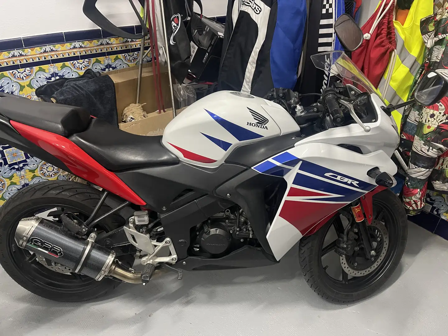 Honda CBR 125 Blanco - 1