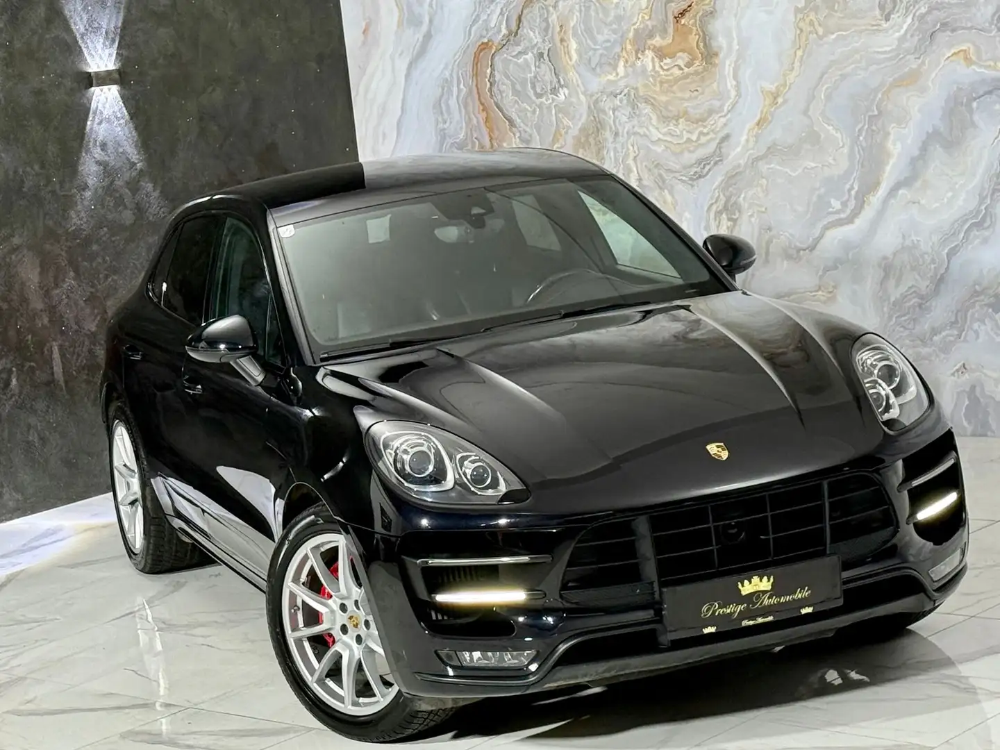 Porsche Macan Turbo 3,6 400PS PDK * PORSCHE APPROVED *ALL BLACK* Schwarz - 1