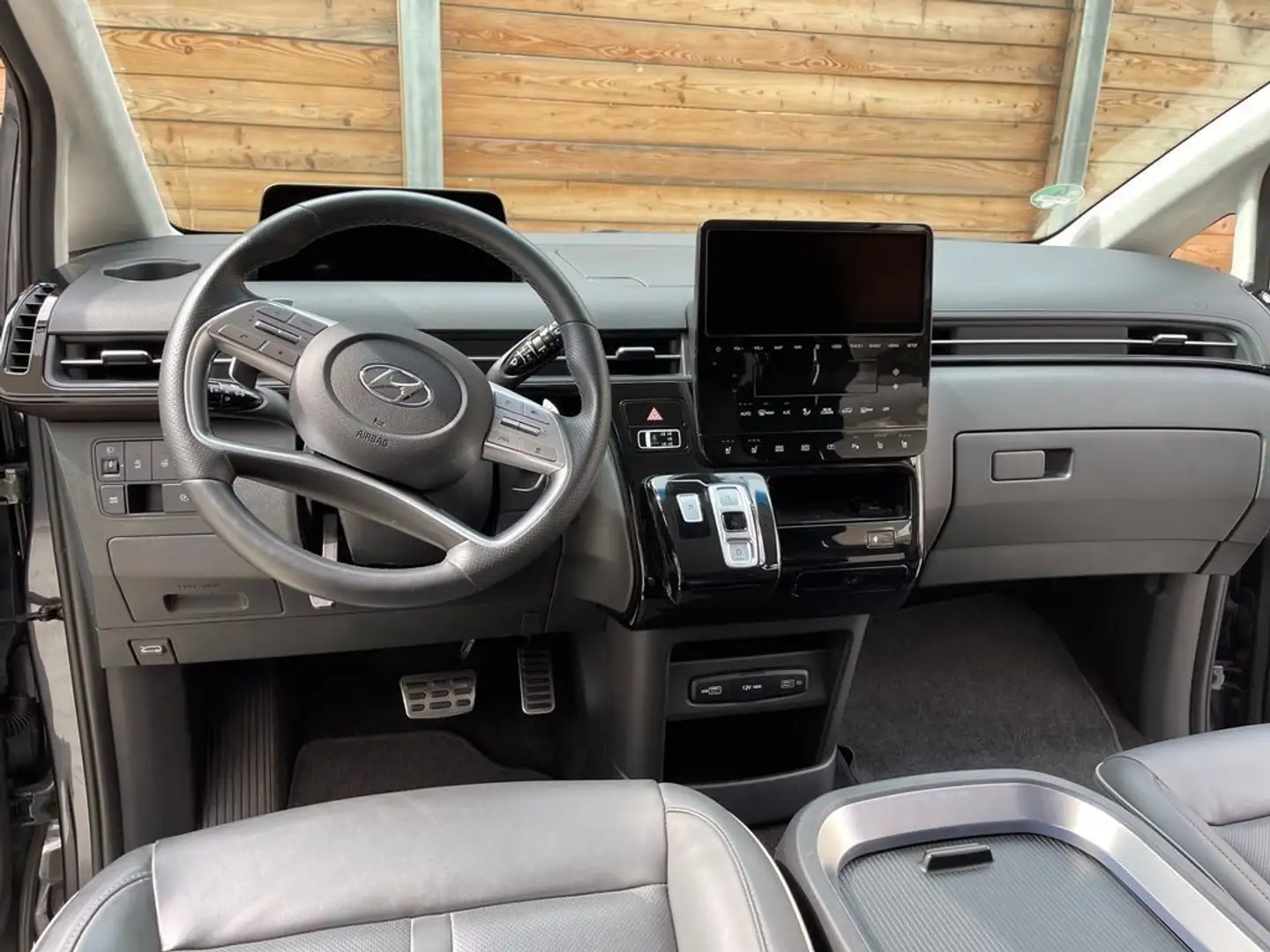 Hyundai STARIA 2.2 MT 2WD 9 posti Wagon Gri - 1