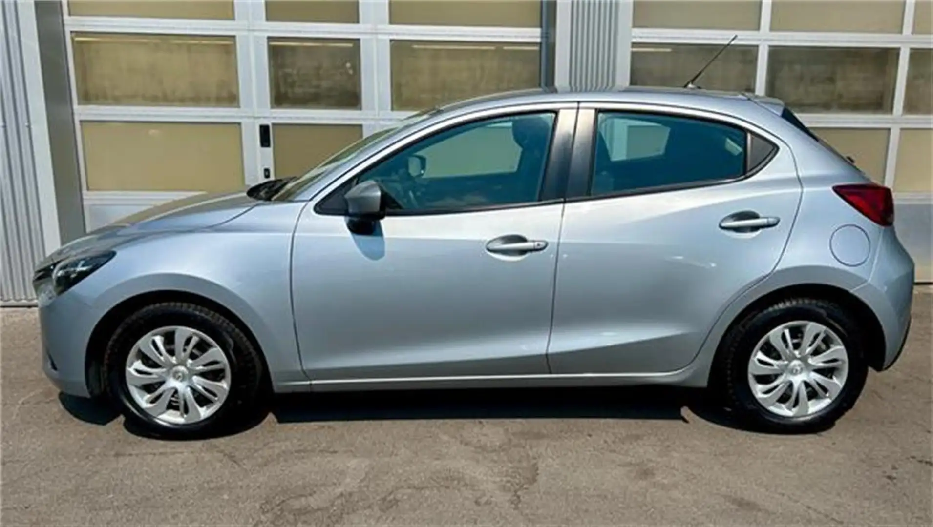 Mazda 2 G75 Emotion Silber - 2
