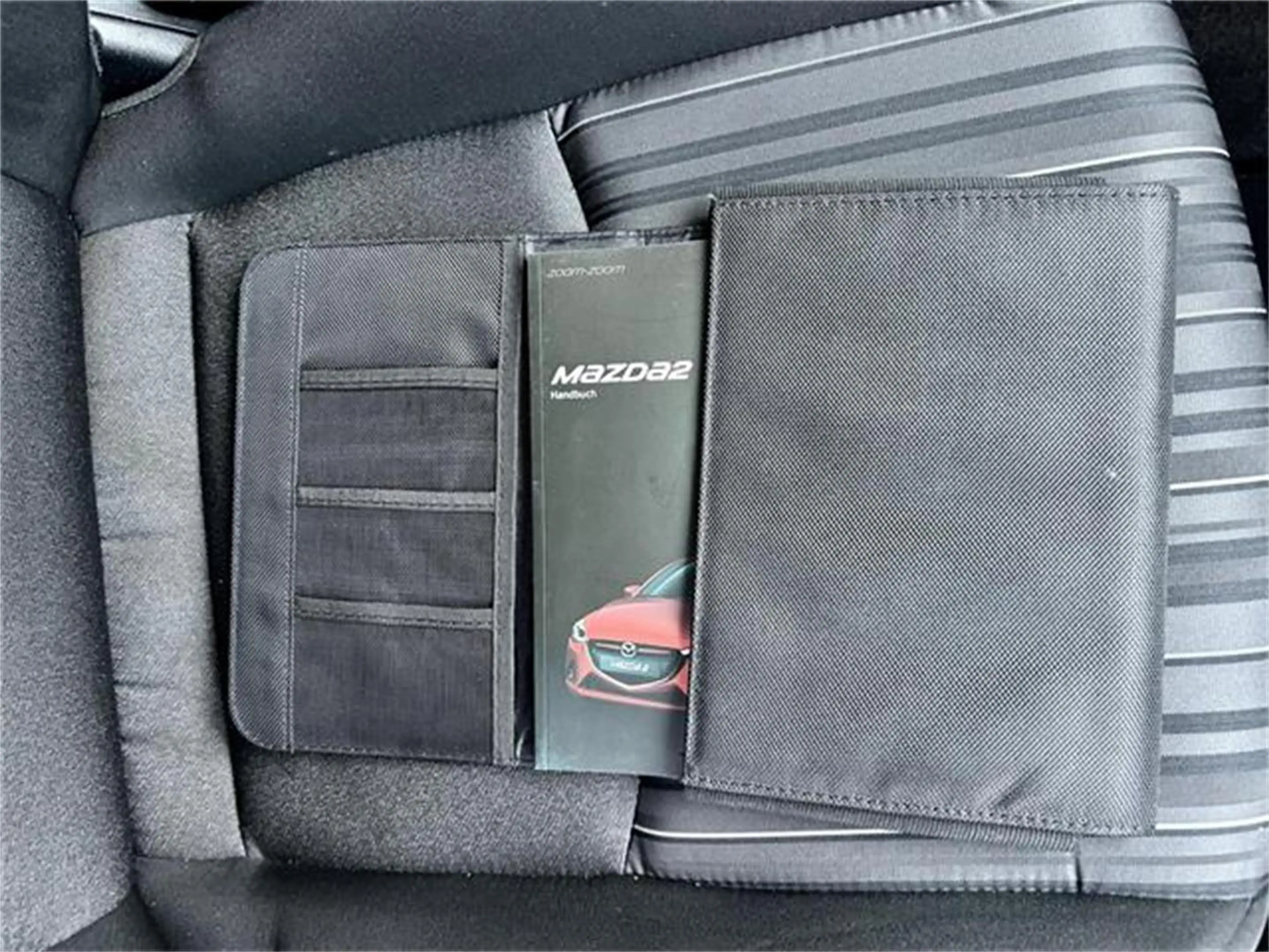 Mazda 2 Mazda  G75 Emotion — photo 9