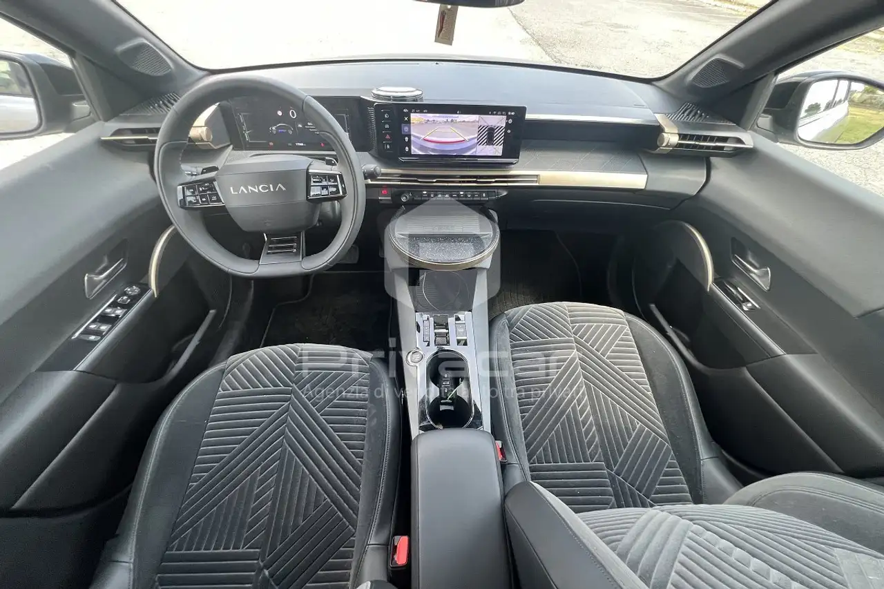 Lancia Ypsilon 2024 — фото 10