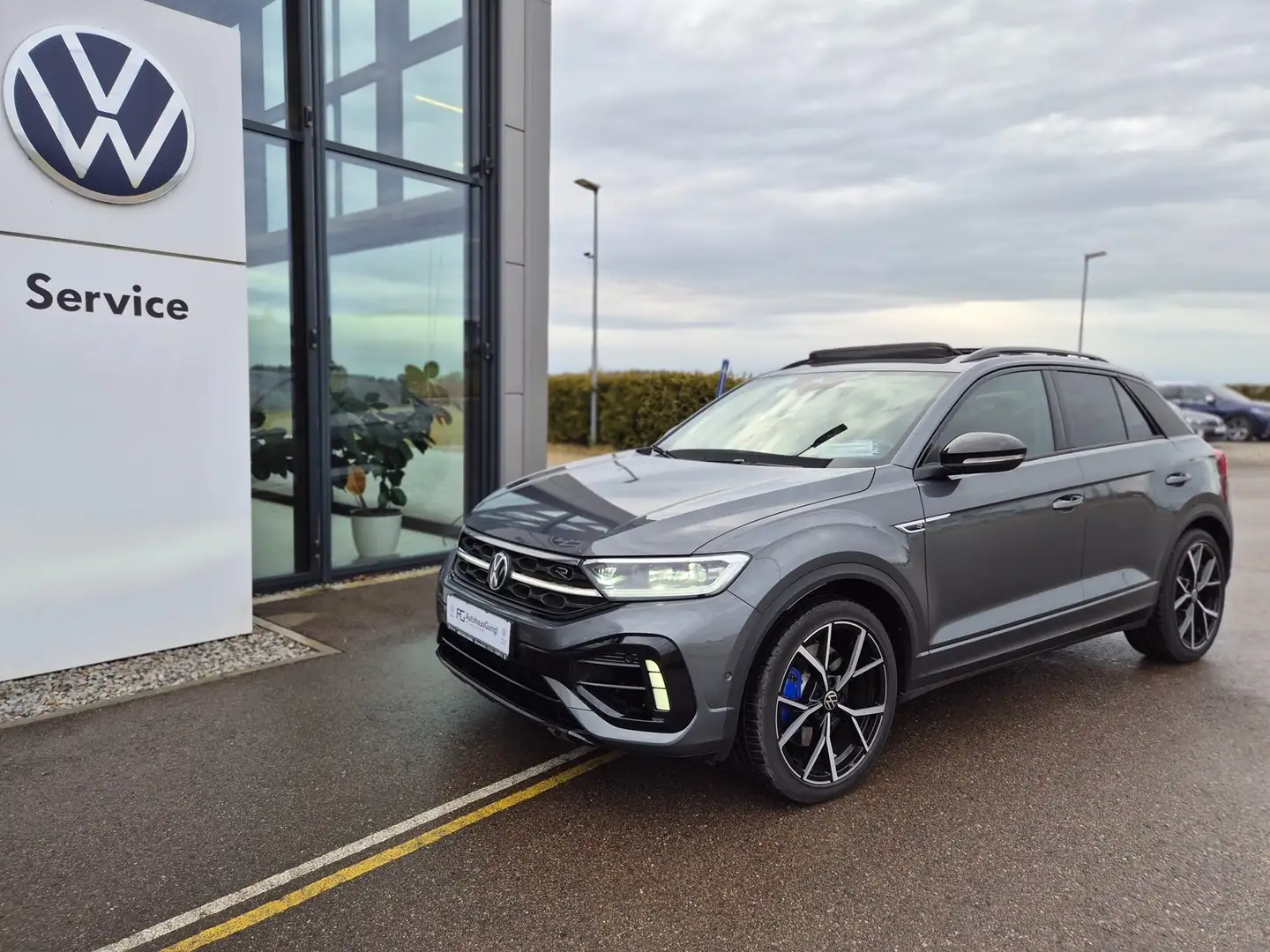 Volkswagen T-Roc R 2.0 TSI 300PS 4MOTION PANO/SHZ/AHK/R-AGA Grau - 1