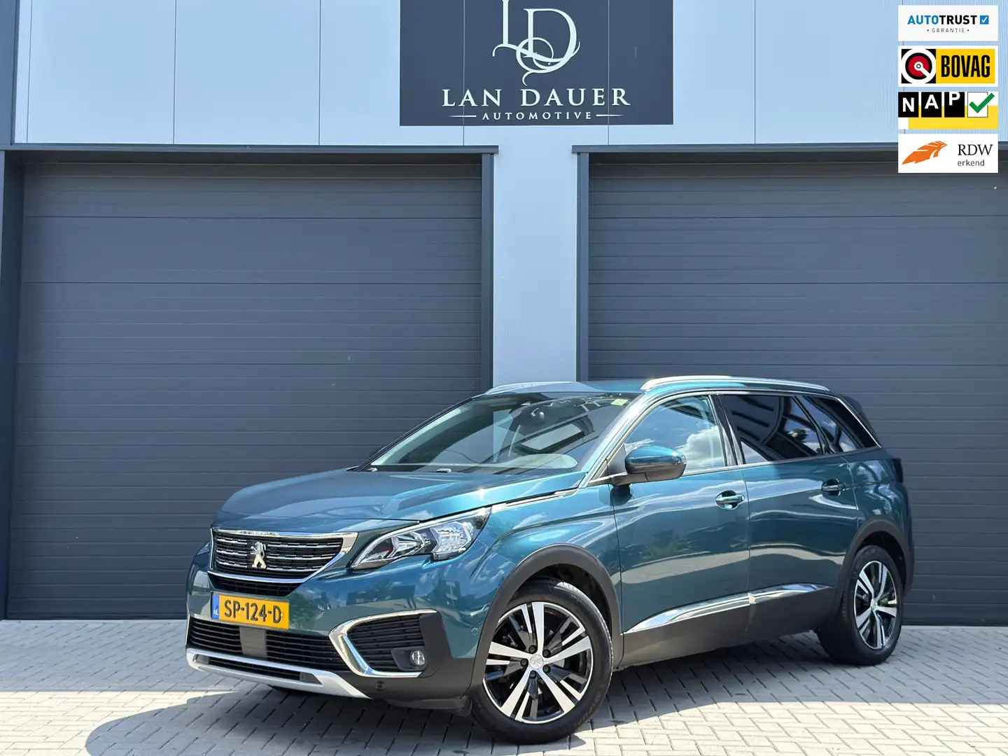 Peugeot 5008 1.2 PureTech Allure / Automaat / 7 Pers. / NAP Groen - 1