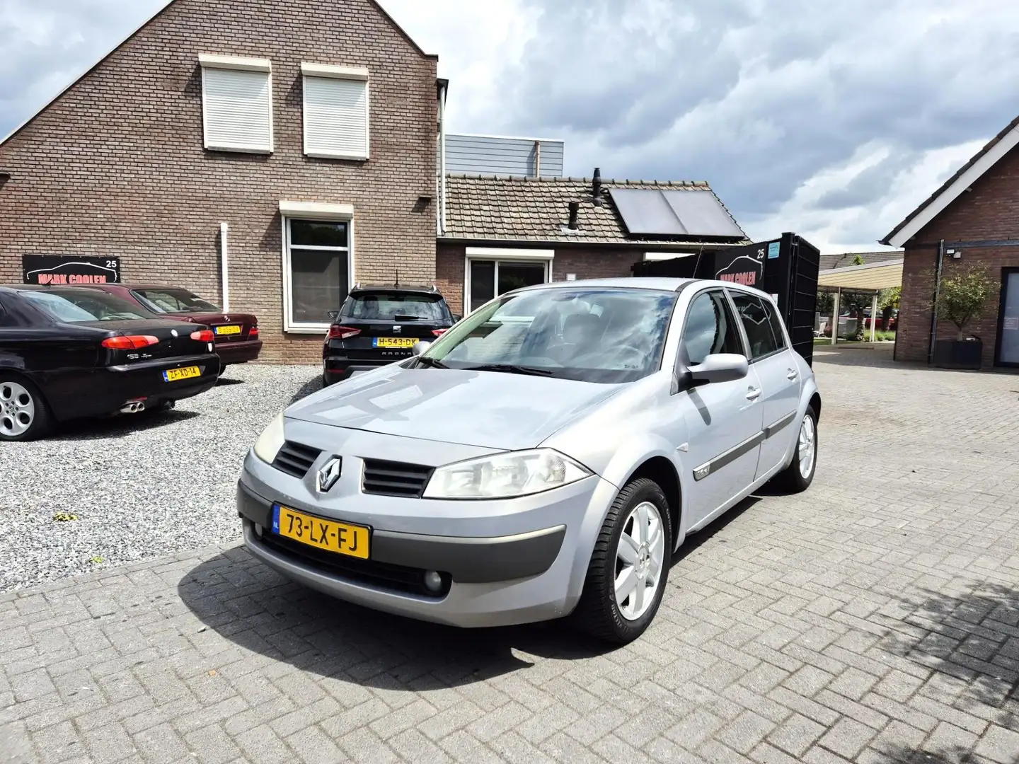Renault Megane 1.6-16V Expression Comfort Automaat Airco 5 Deurs bež - 2