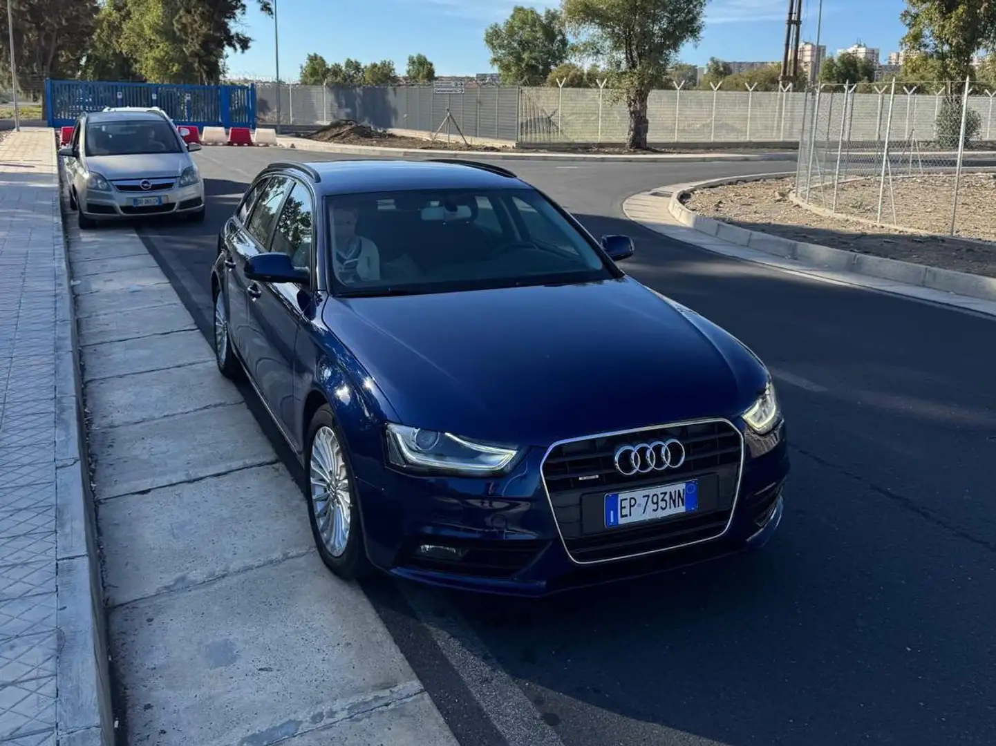 Audi A4 A4 IV 2012 Avant 2.0 tdi Business quattro 177cv Blu/Azzurro - 1