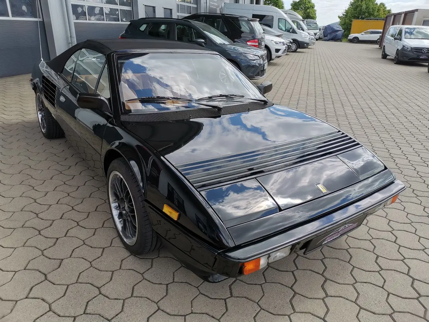 Ferrari Mondial 3.2 Cabrio Schwarz - 1