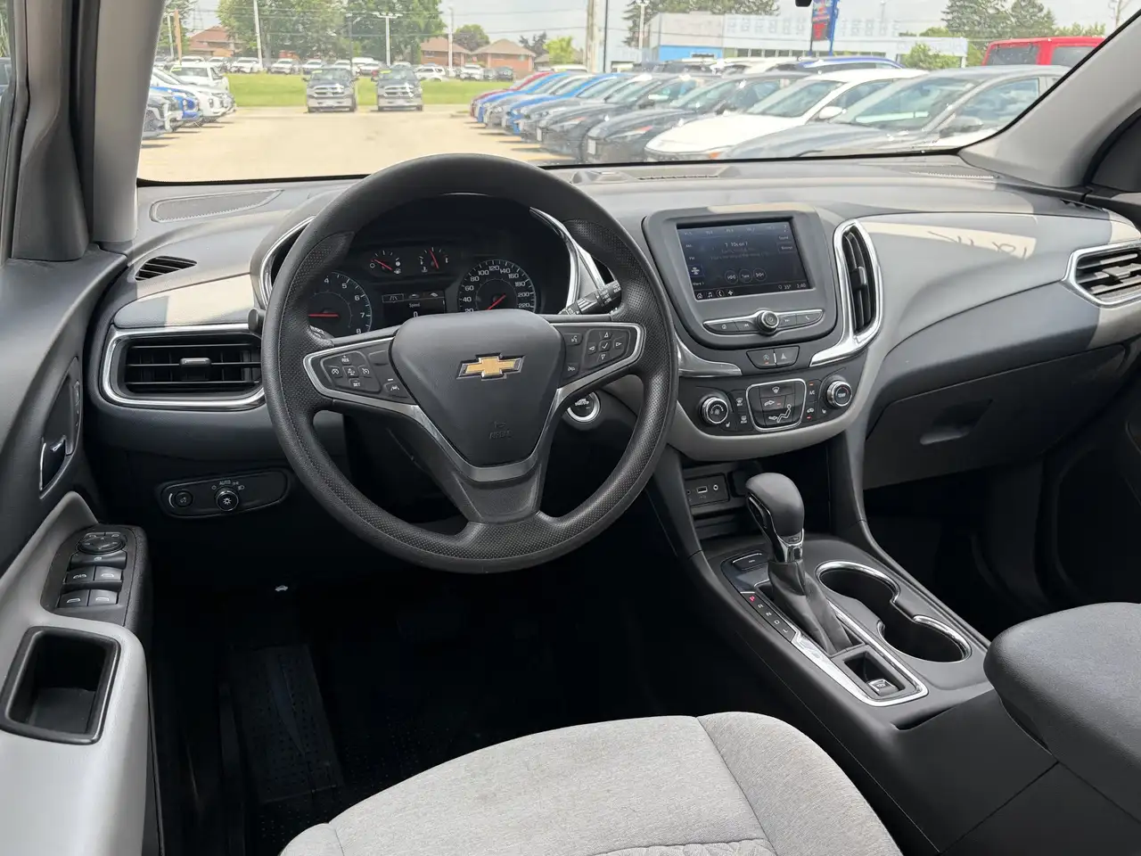 Chevrolet Equinox снимка Chevrolet Equinox