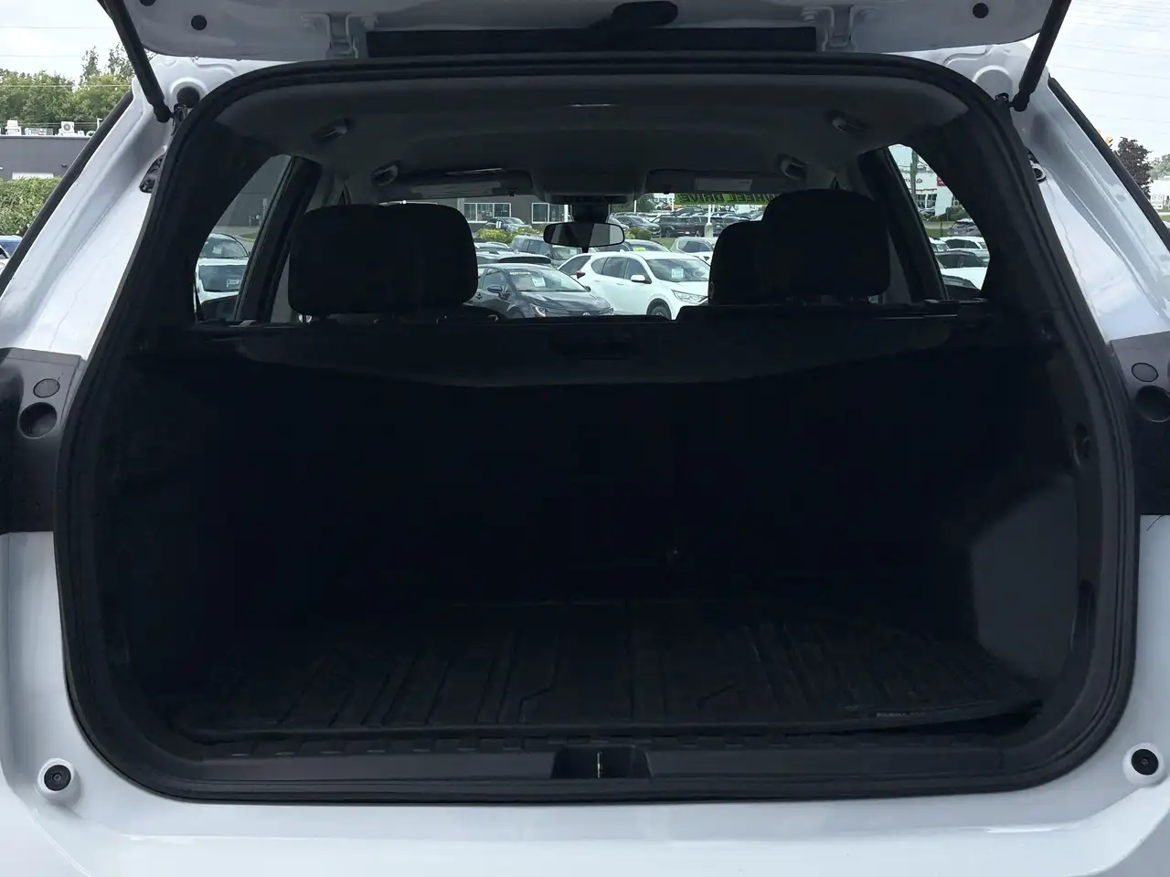 Chevrolet Equinox снимка Chevrolet Equinox
