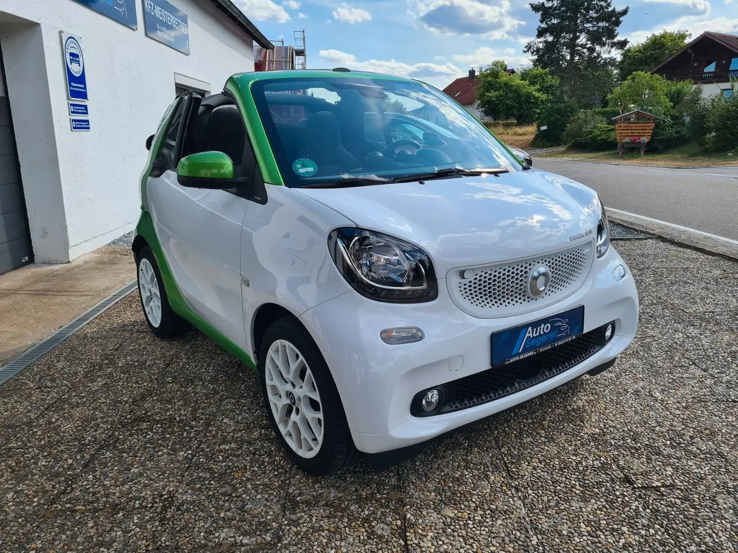 smart forTwo Cabrio Electric drive*1Hd*Navi*Sitzh*LED Weiß - 1