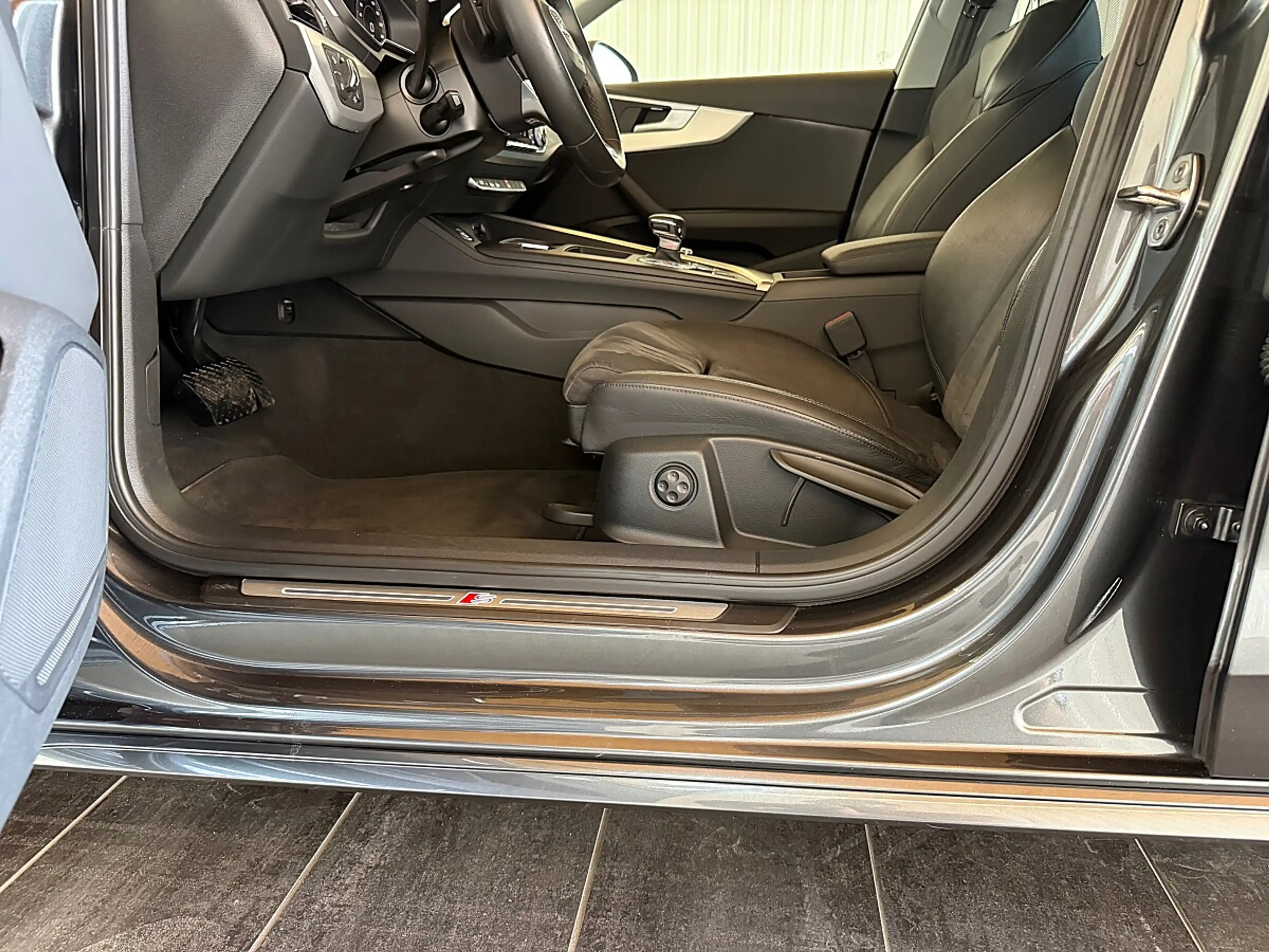 Audi A4 Avant 40 TDI S-line S-tronic S-LINE*VIRTUAL*AHK* — photo 11