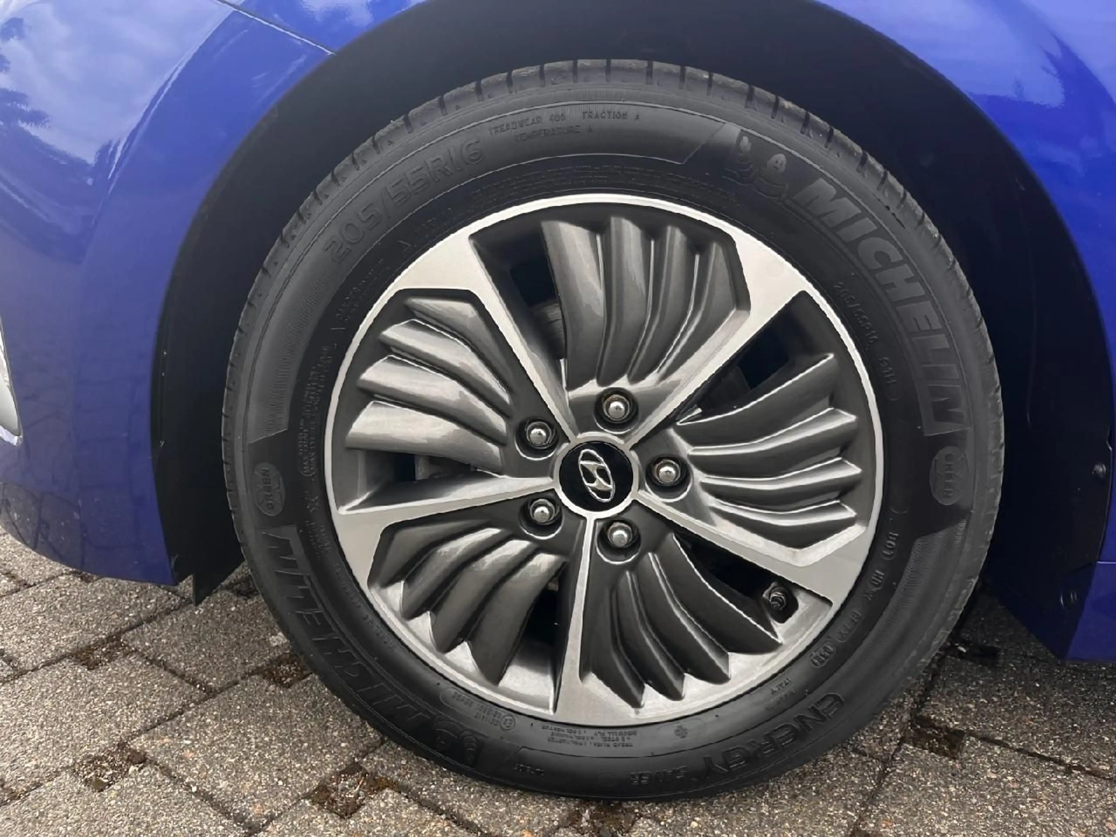 Hyundai IONIQ Ioniq Prime Plug-In Hybrid — photo 12