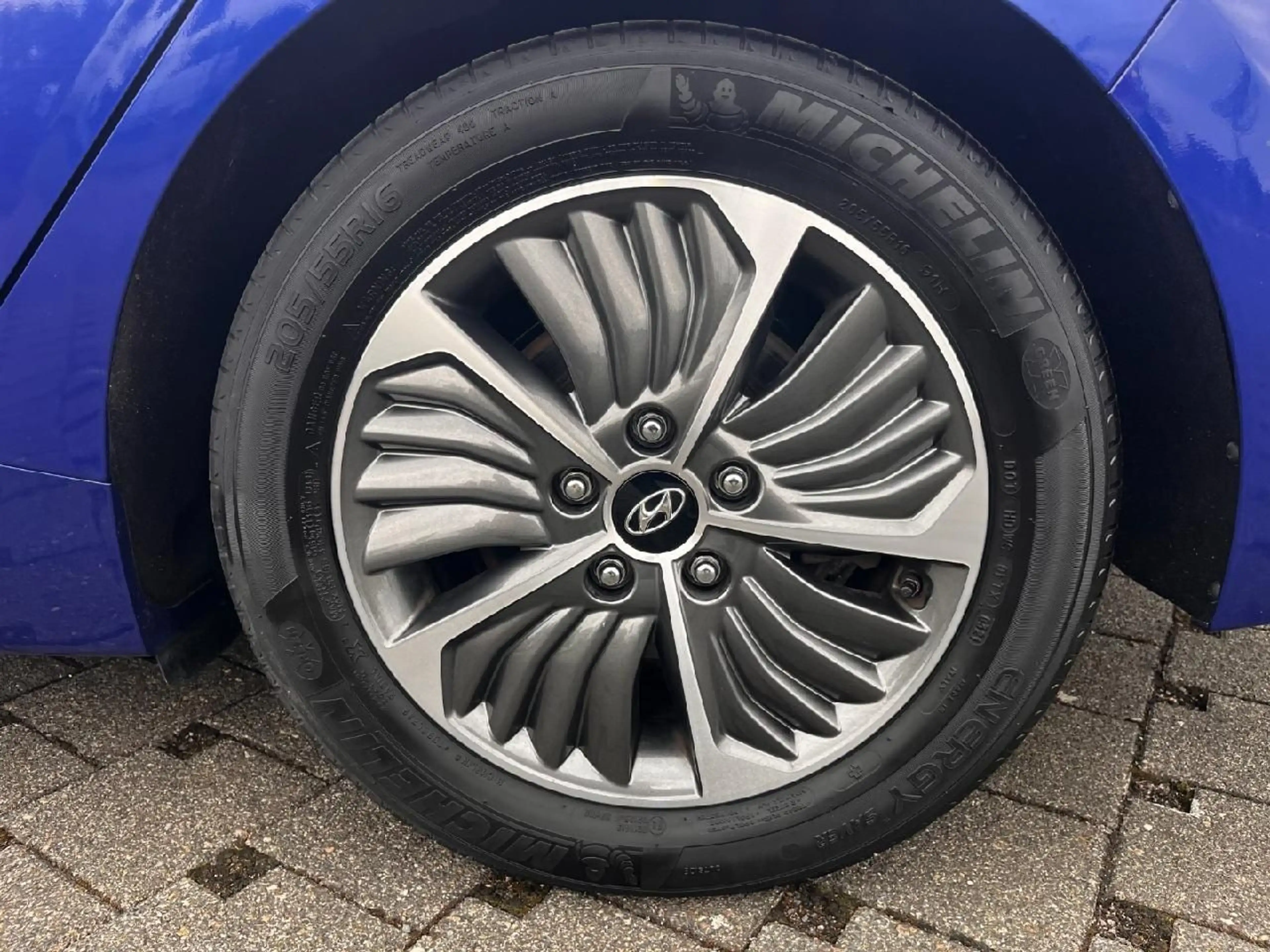 Hyundai IONIQ Ioniq Prime Plug-In Hybrid — photo 11