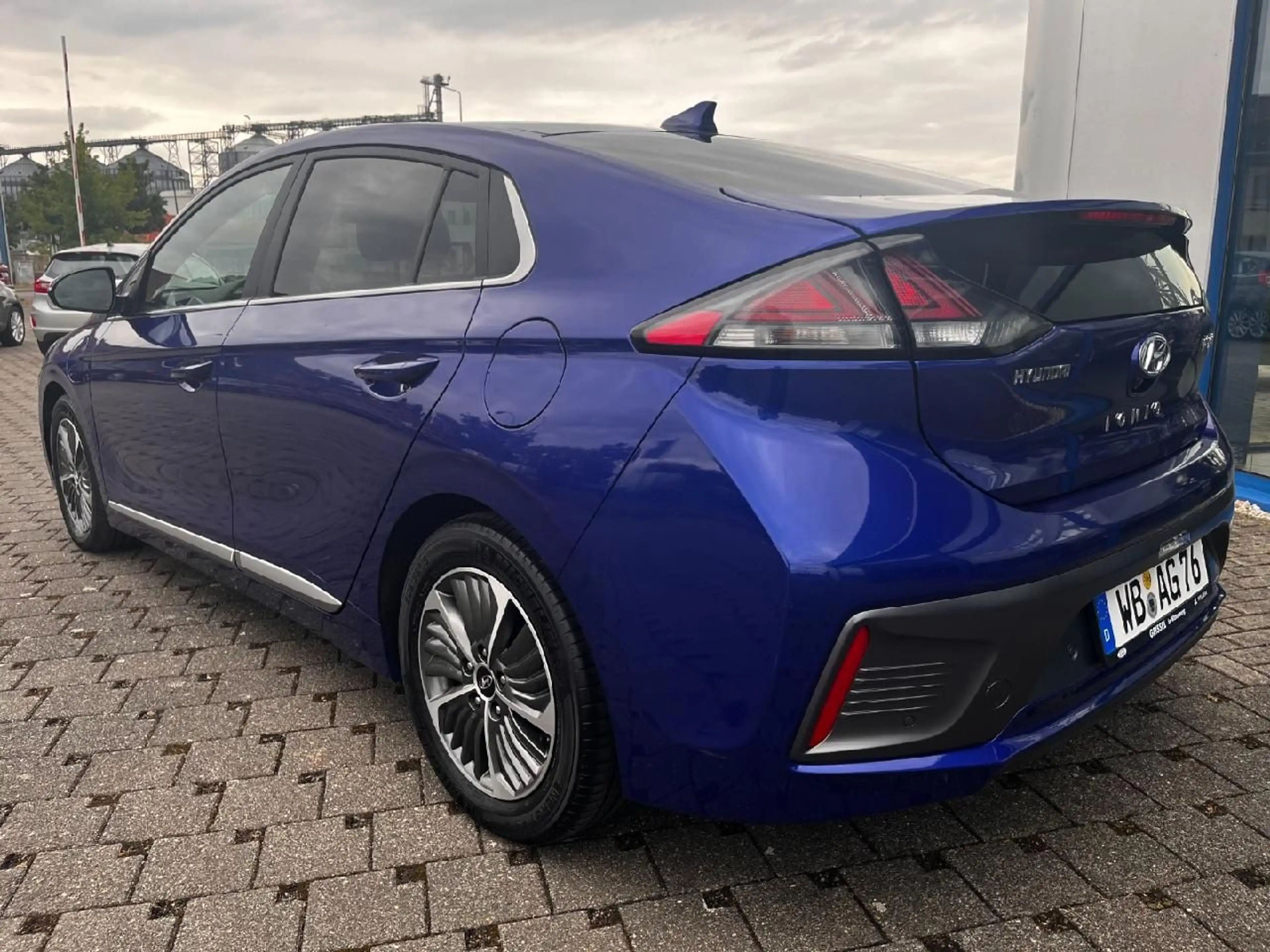 Hyundai IONIQ Ioniq Prime Plug-In Hybrid — photo 3
