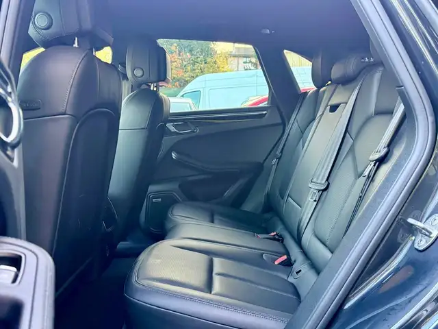 Porsche Macan view 9