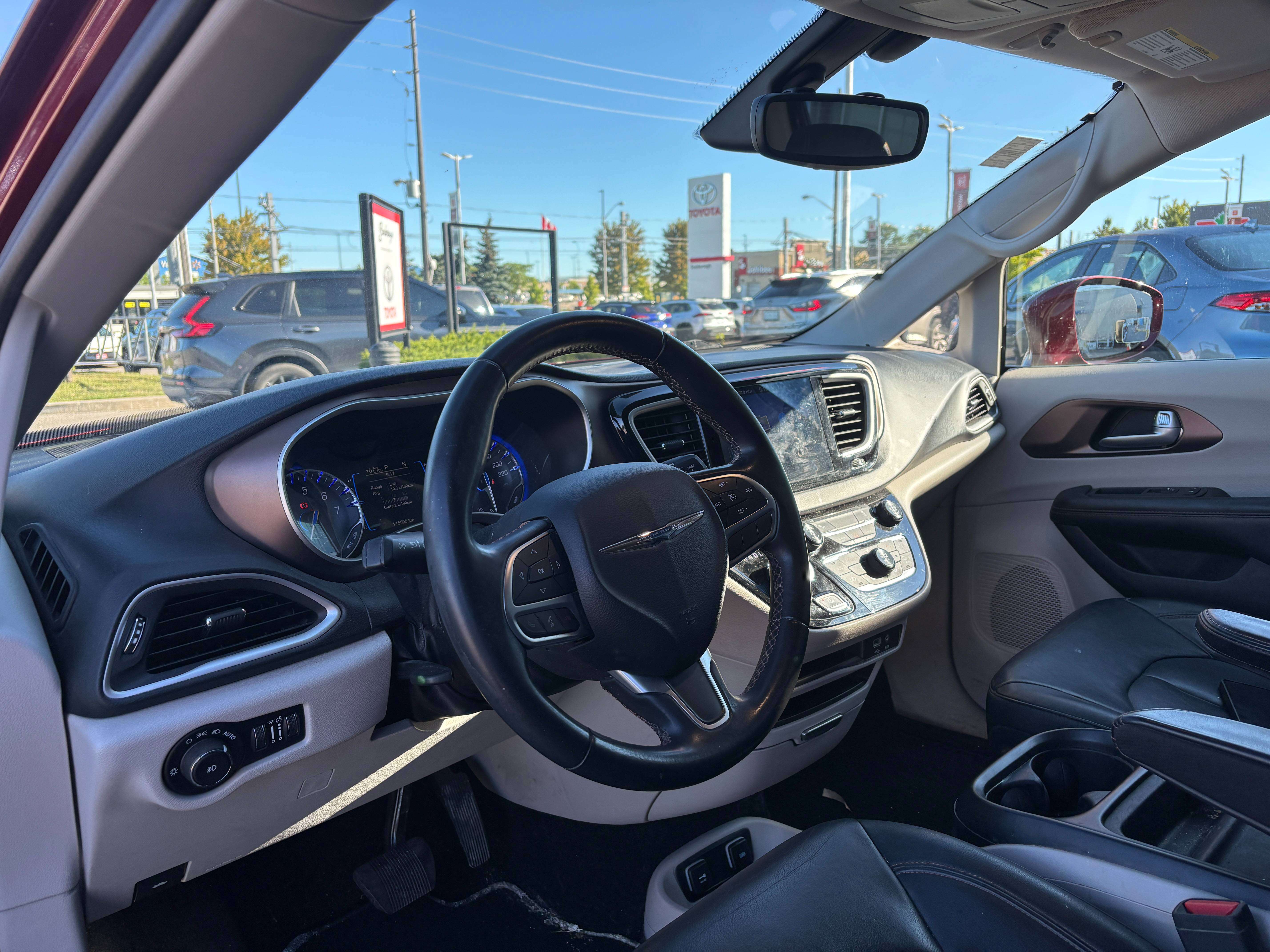used 2017 Chrysler Pacifica car