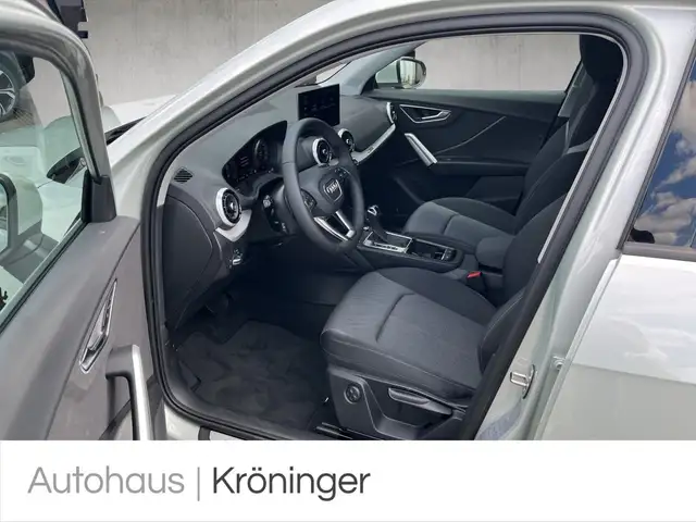 Audi Q2 view 7