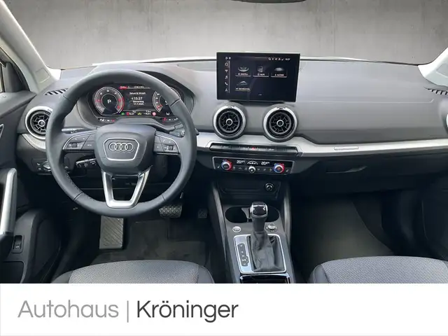 Audi Q2 view 13