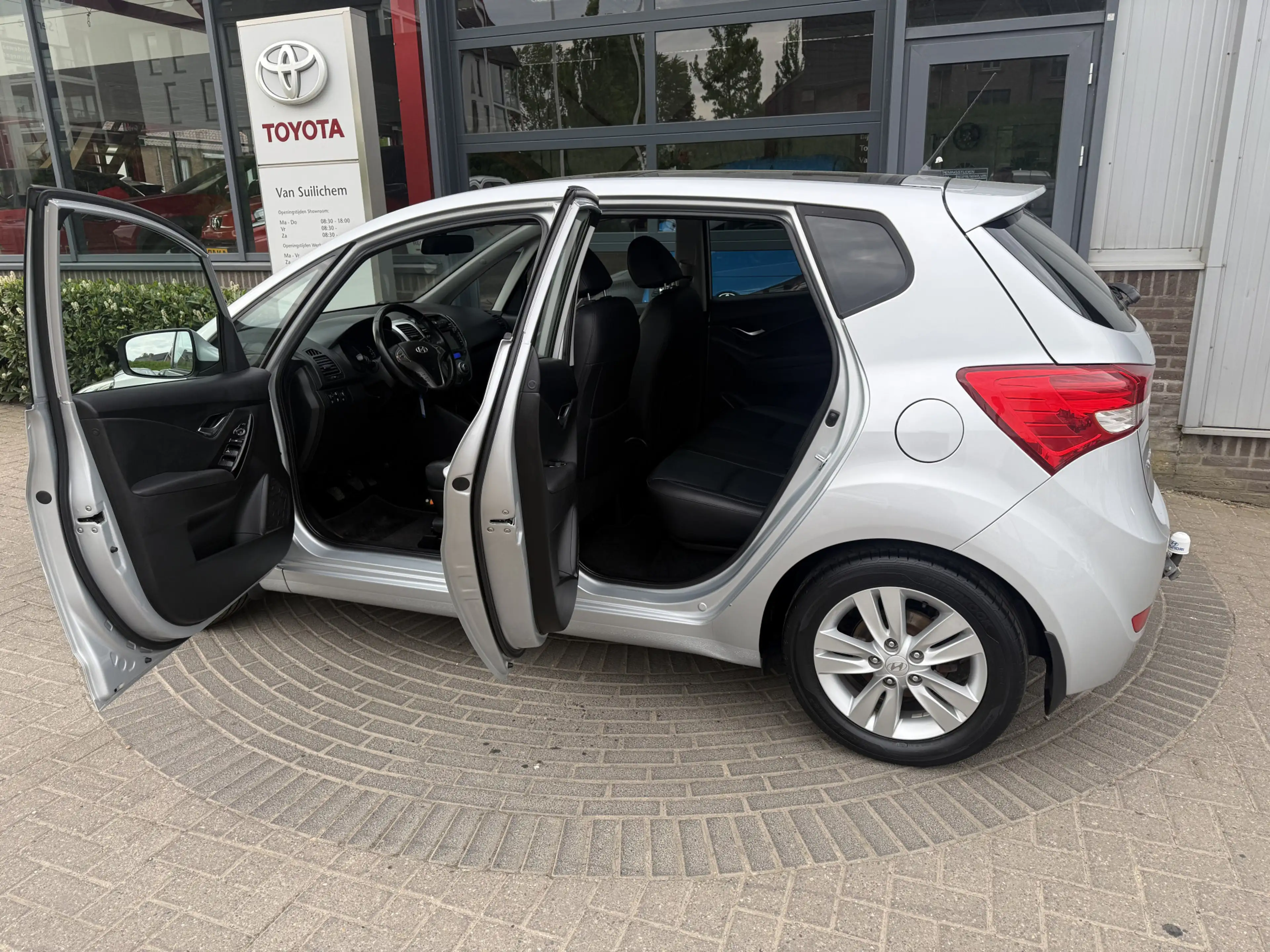 Hyundai iX20 1.6i i-Catcher — photo 9