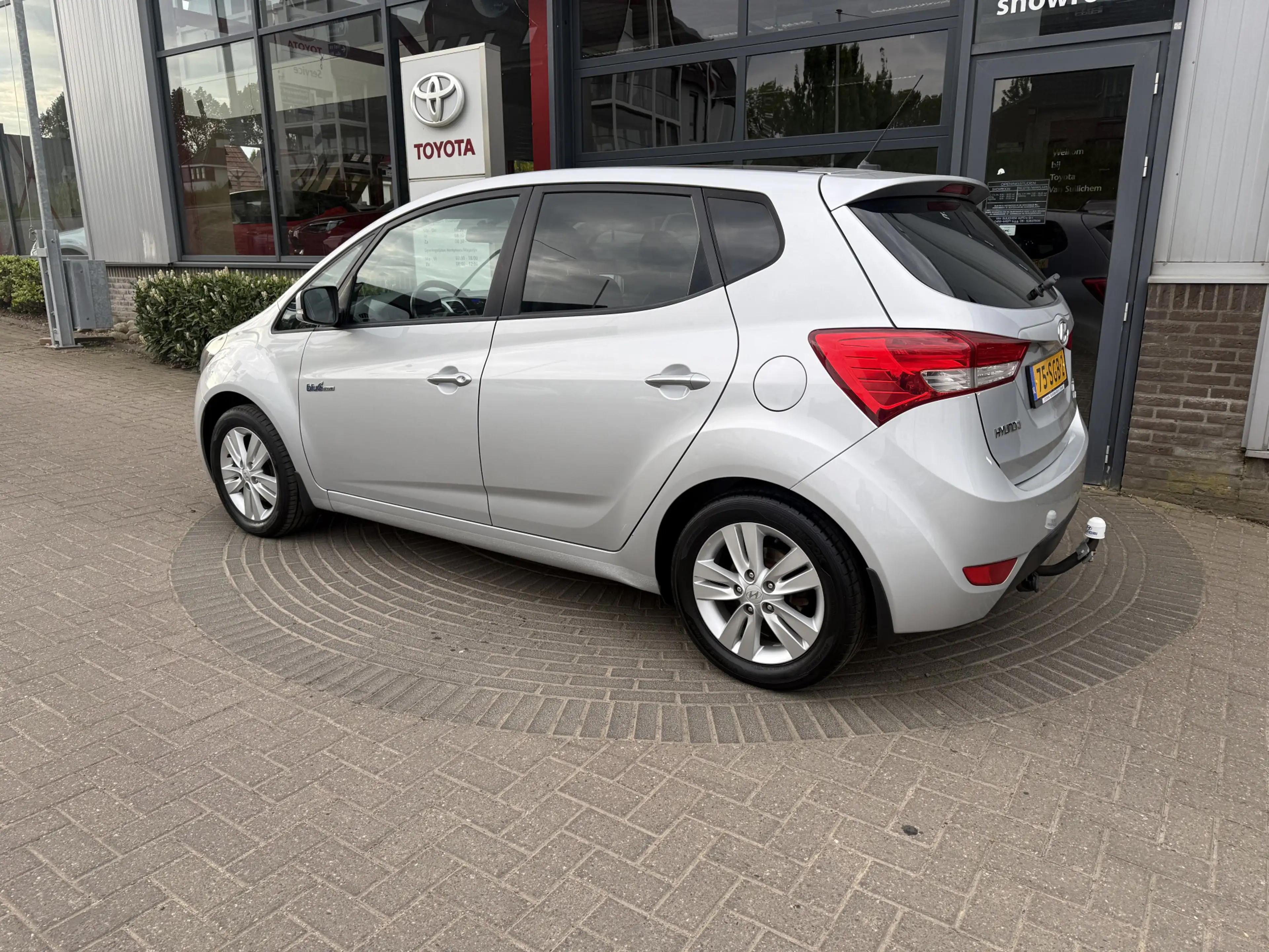 Hyundai iX20 1.6i i-Catcher — photo 3
