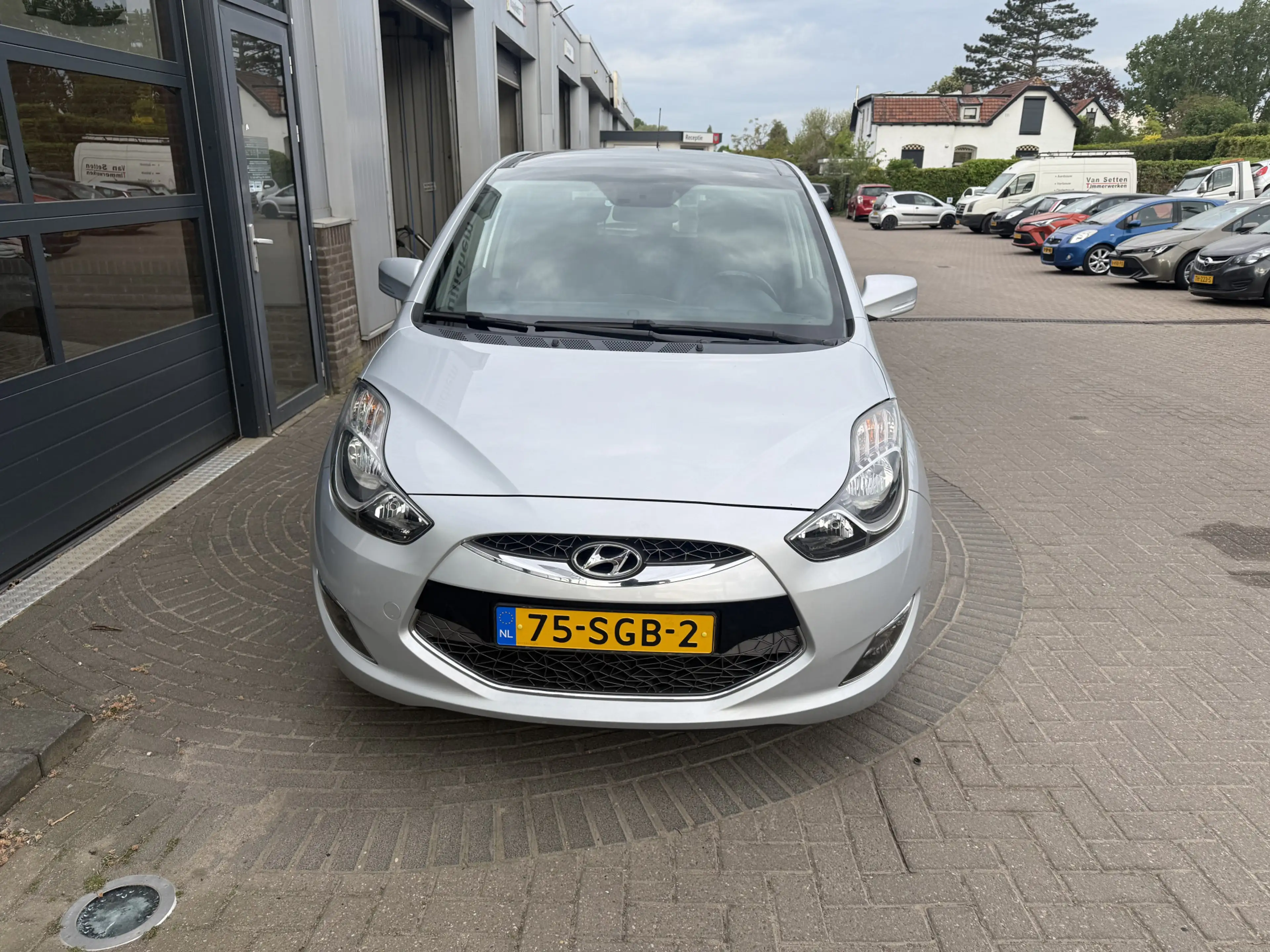 Hyundai iX20 1.6i i-Catcher — photo 6