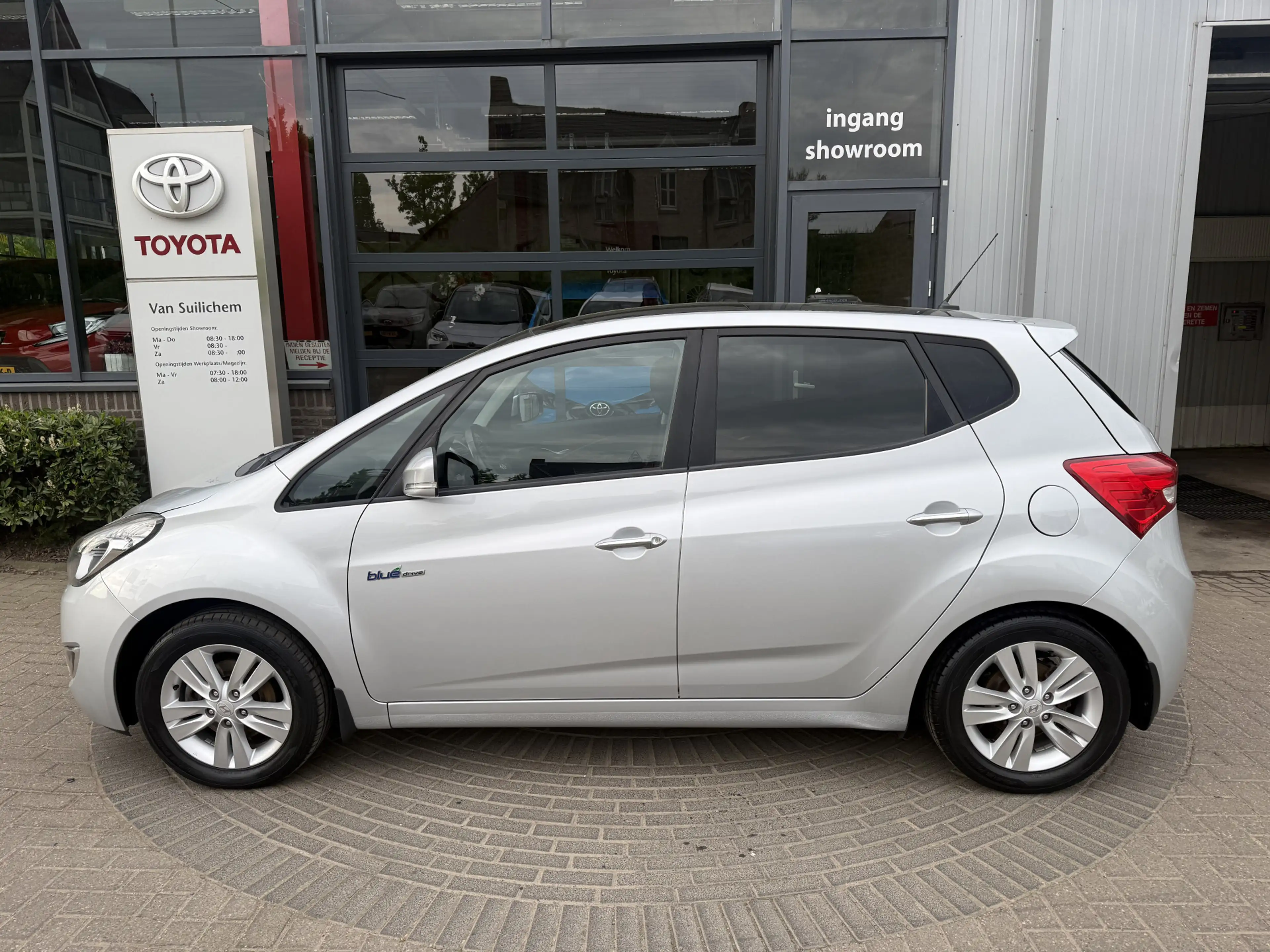 Hyundai iX20 1.6i i-Catcher — photo 2