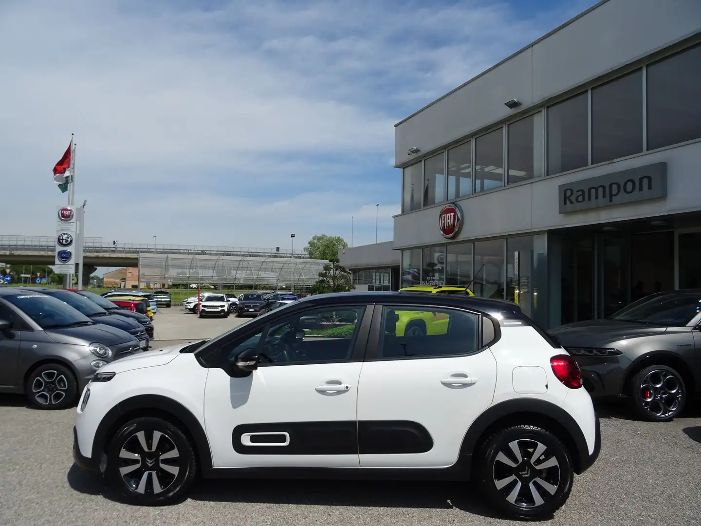 Citroen C3 PureTech 110 S&S EAT6 Shine Bianco - 2
