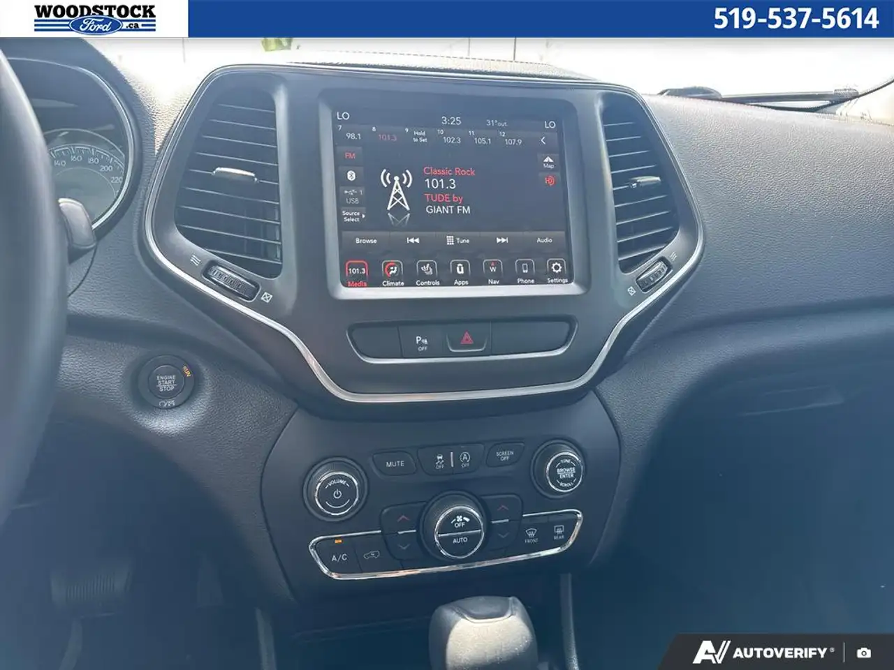 Jeep Cherokee снимка Jeep Cherokee