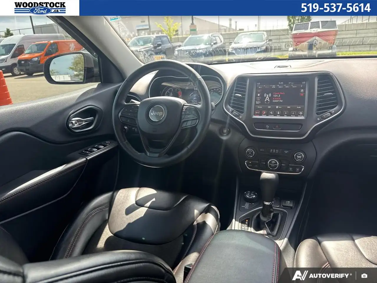 Jeep Cherokee снимка Jeep Cherokee