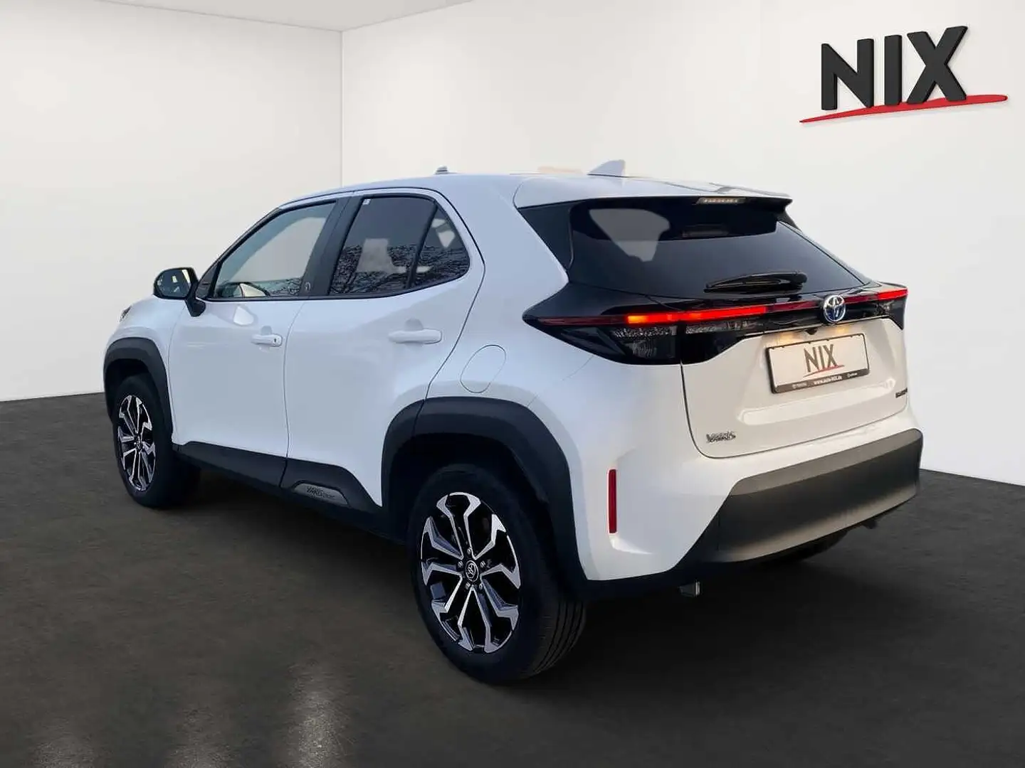 Toyota Yaris Cross 1.5 Hybrid Team D LED SHZ Weiß - 2