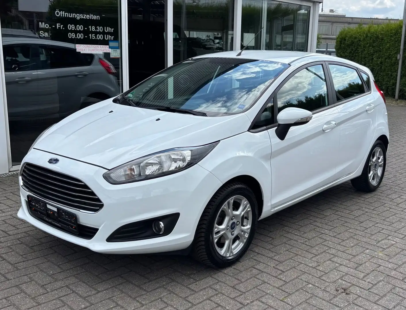 Ford Fiesta Sync Edition Weiß - 1