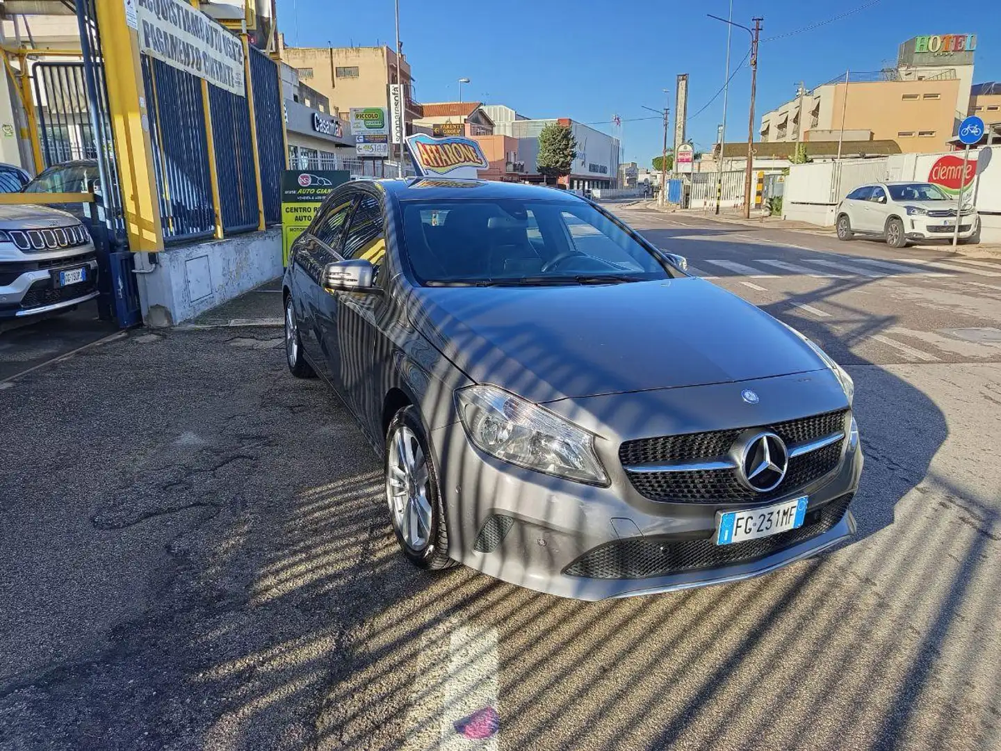 Mercedes-Benz 180 A d Business Grigio - 1