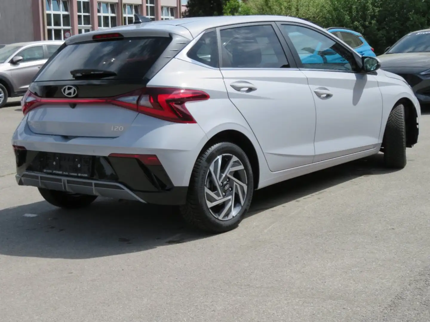 Hyundai i20 (BC3) GO Plus 1.0 T-GDI DCT b5bu3-OO5/O6 Grau - 2