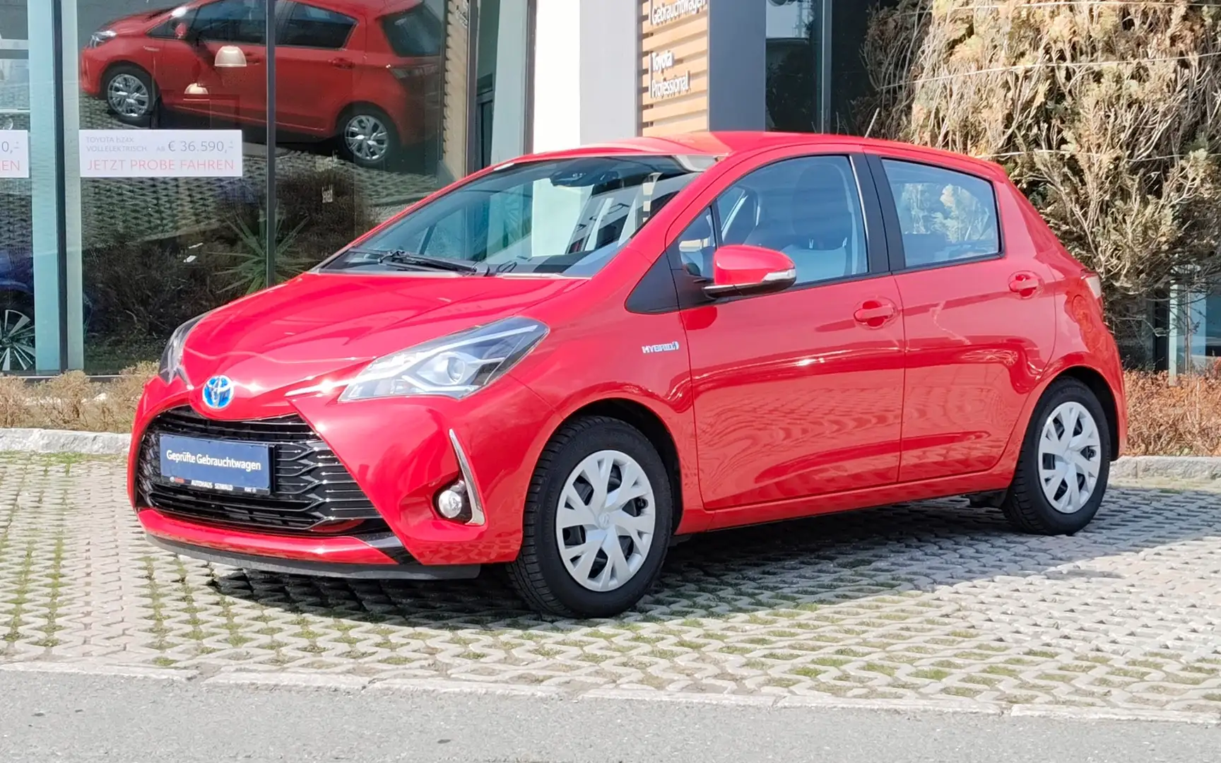 Toyota Yaris Yaris 1,5 VVT-i Hybrid Active Rot - 1