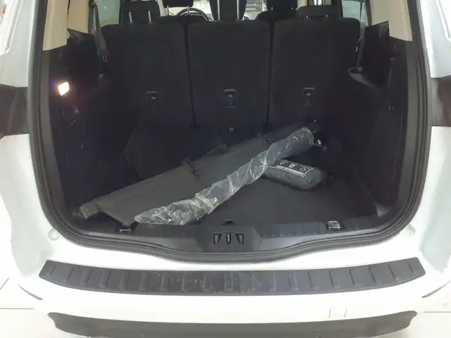 Ford S-Max view 14
