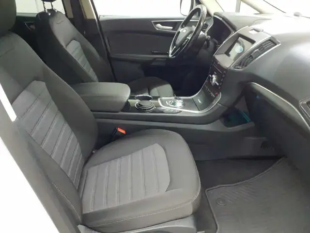 Ford S-Max view 8